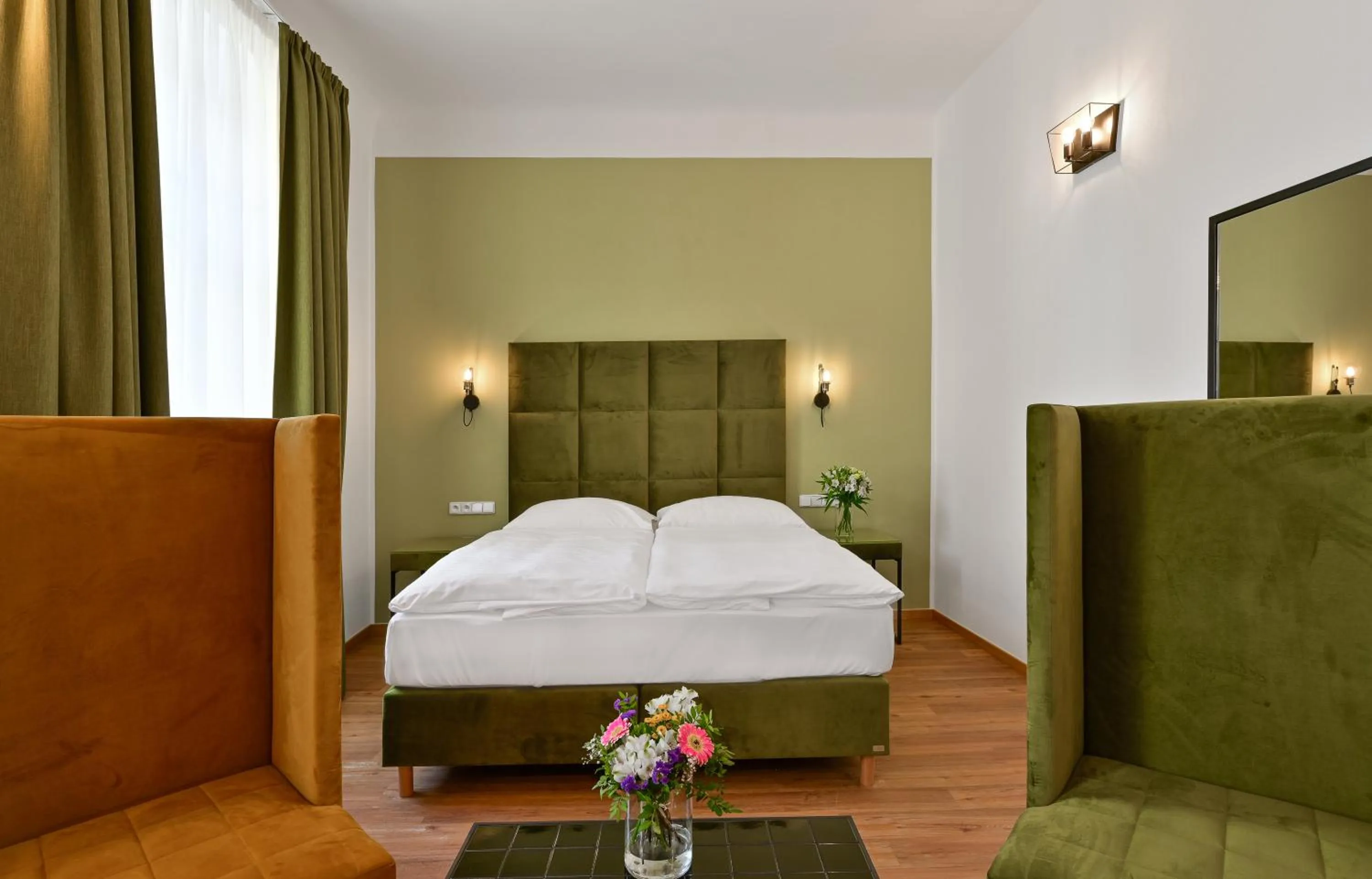 Bed in Hotel Garden Court