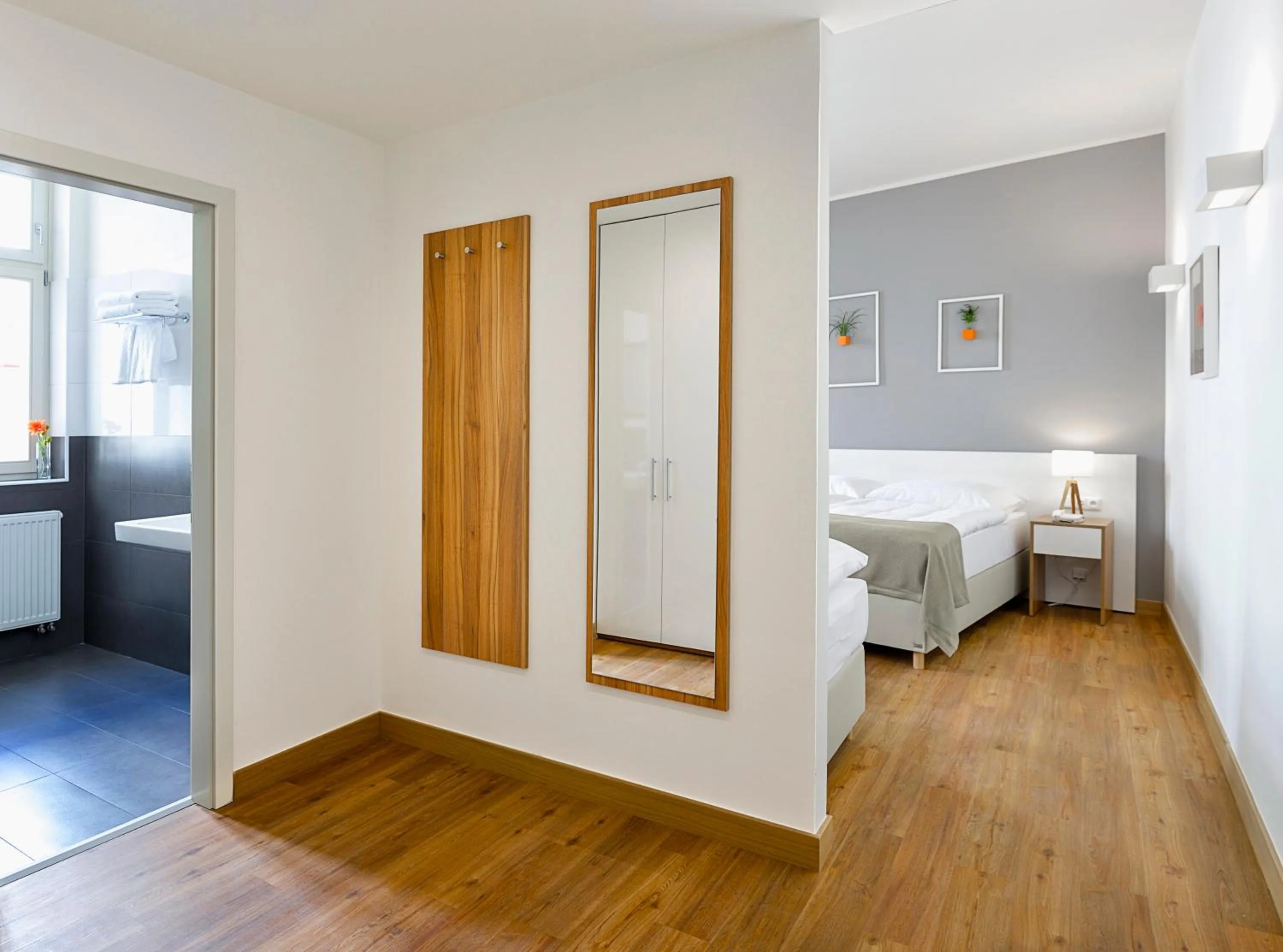 Photo of the whole room, Bed in Hotel Garden Court