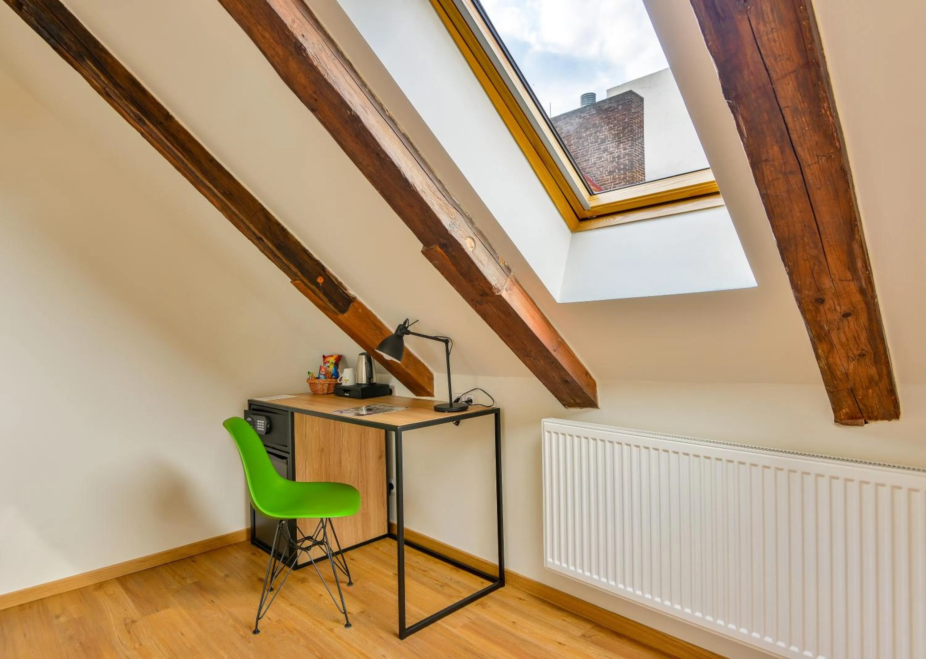 Coffee/tea facilities in Hotel Garden Court
