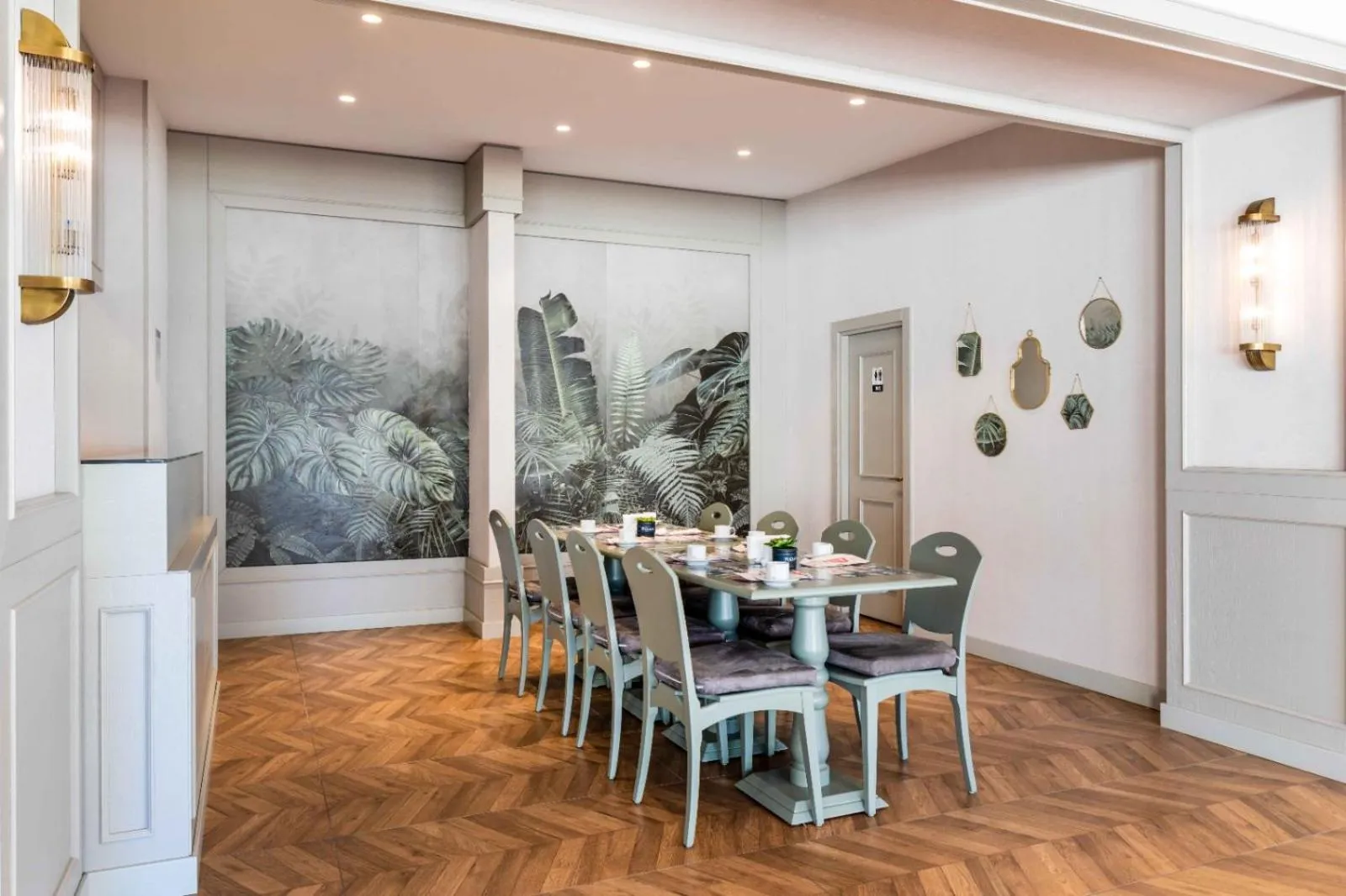 Restaurant/places to eat in Hotel Genova Istanbul Old City