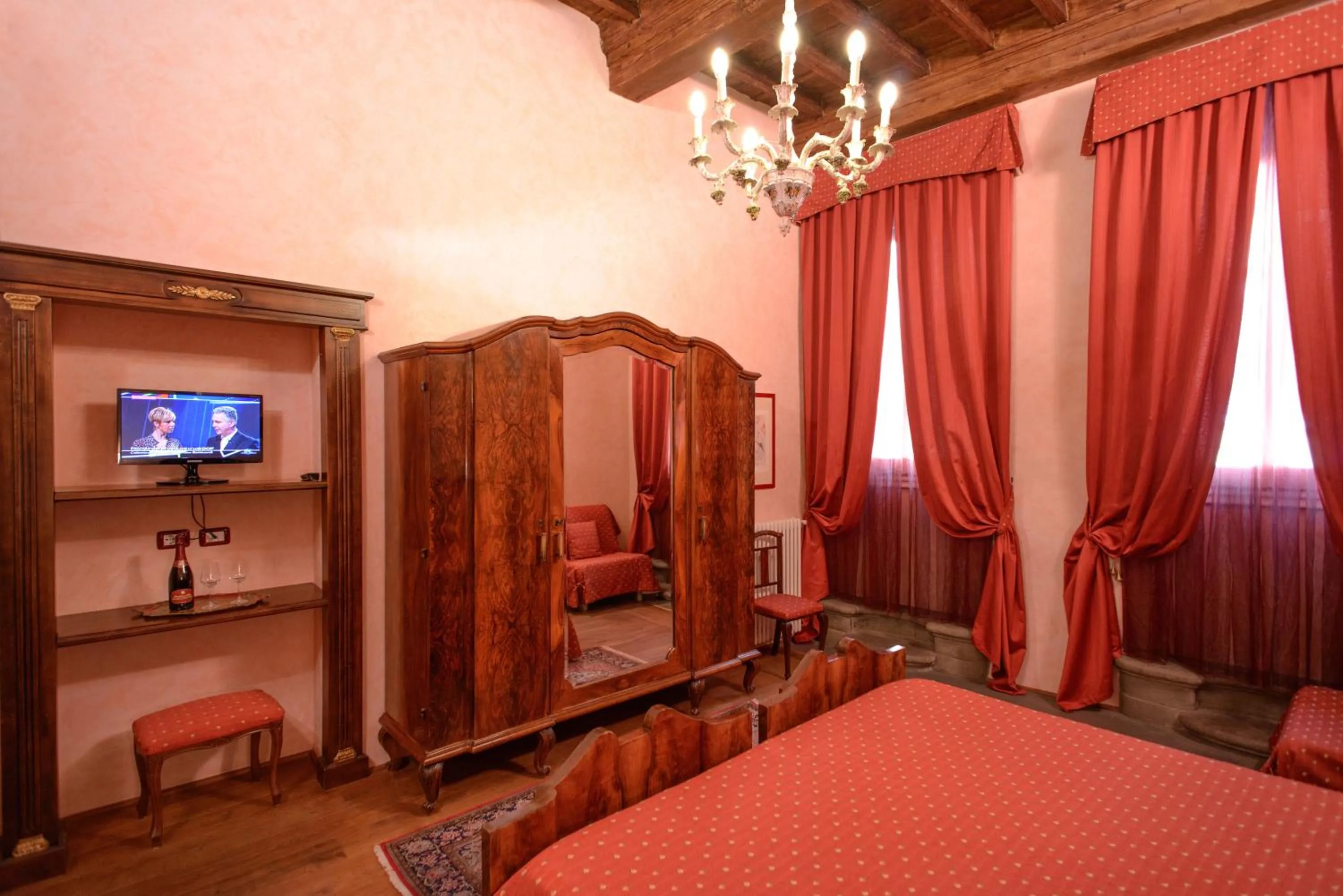 Photo of the whole room, Bed in B&B La Casa dei Tintori