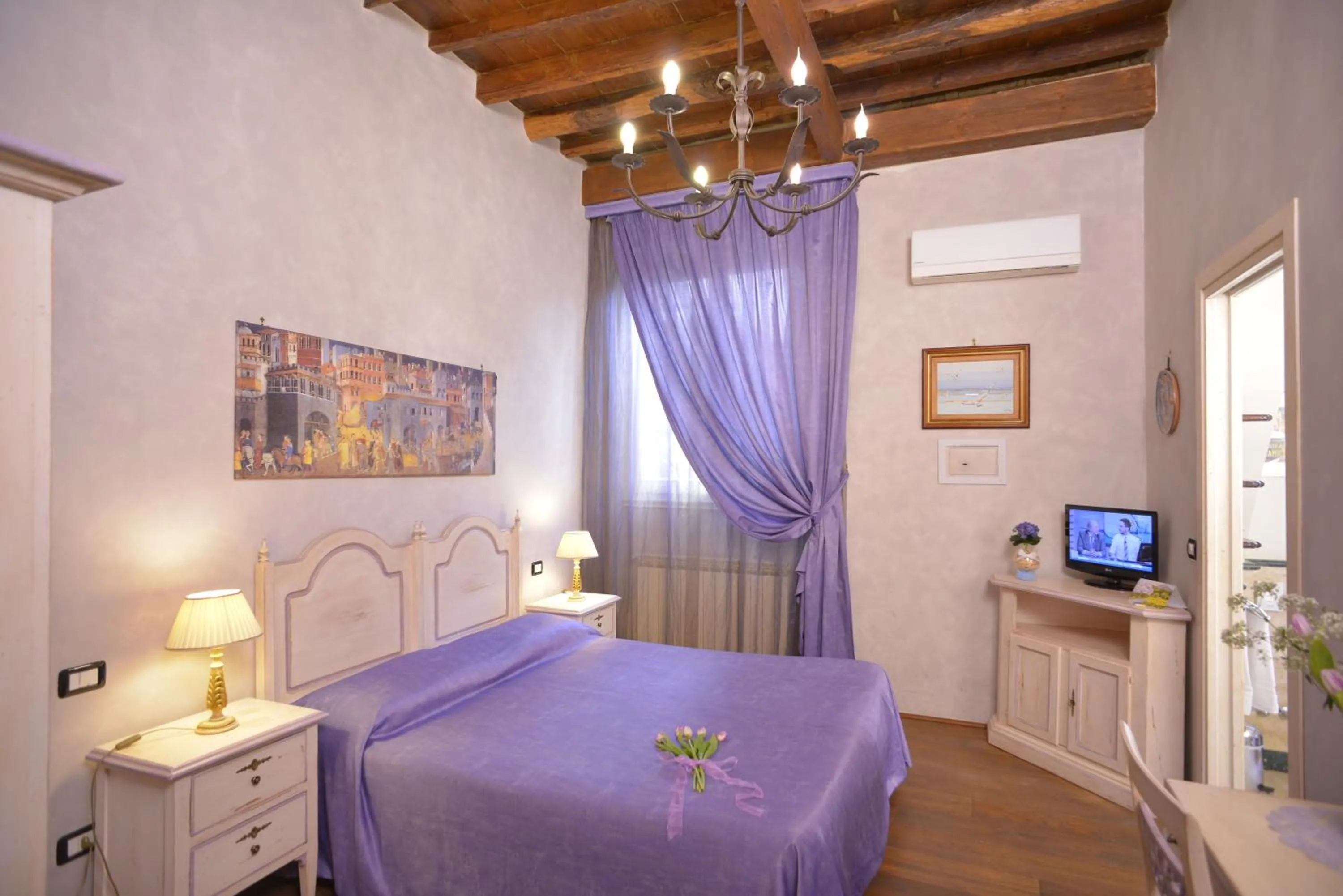 Photo of the whole room, Bed in B&B La Casa dei Tintori