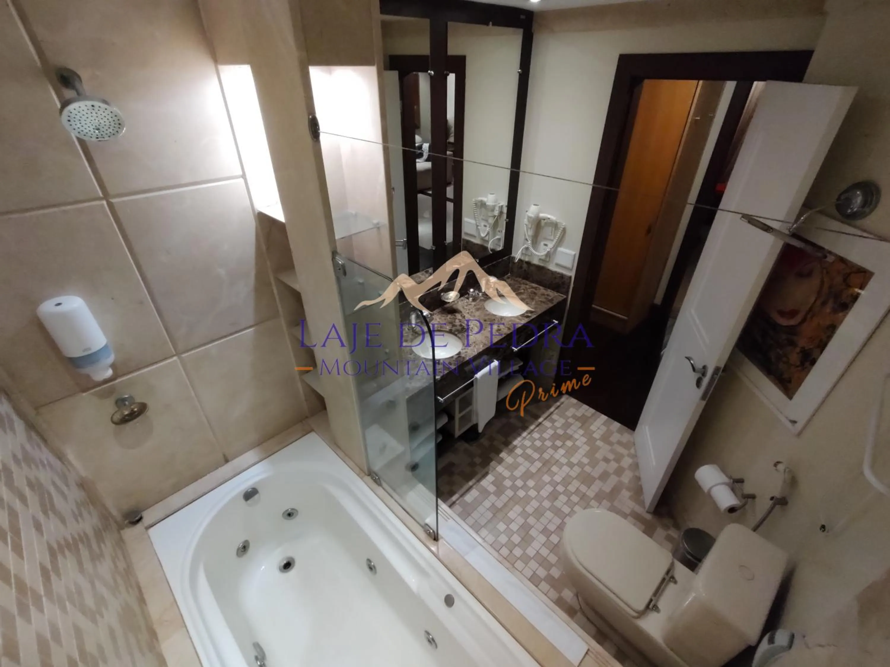 Shower in Laje de Pedra Mountain VillagePrime