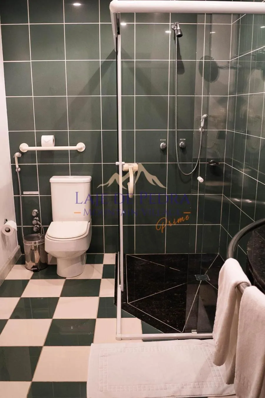 Shower in Laje de Pedra Mountain VillagePrime