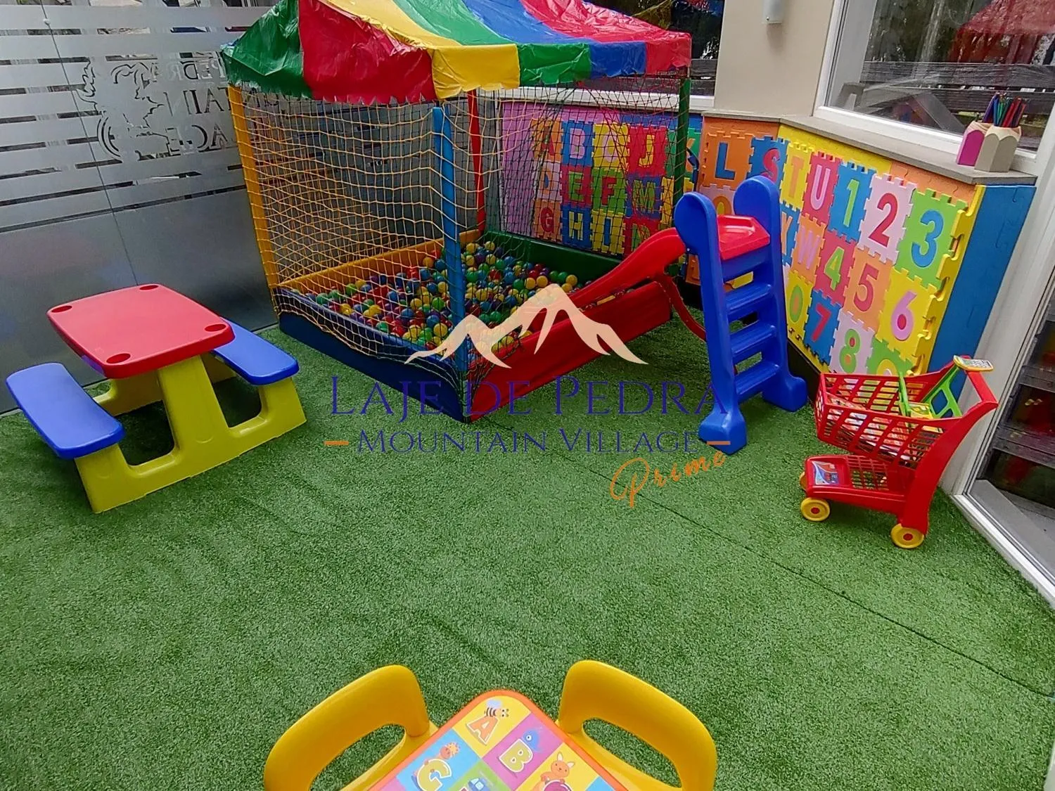 Kids's club in Laje de Pedra Mountain VillagePrime