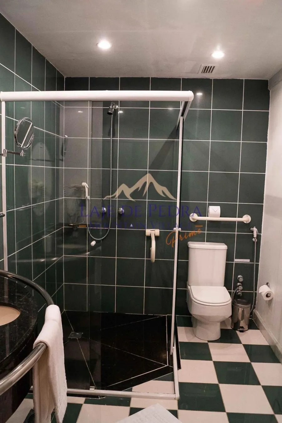 Shower in Laje de Pedra Mountain VillagePrime