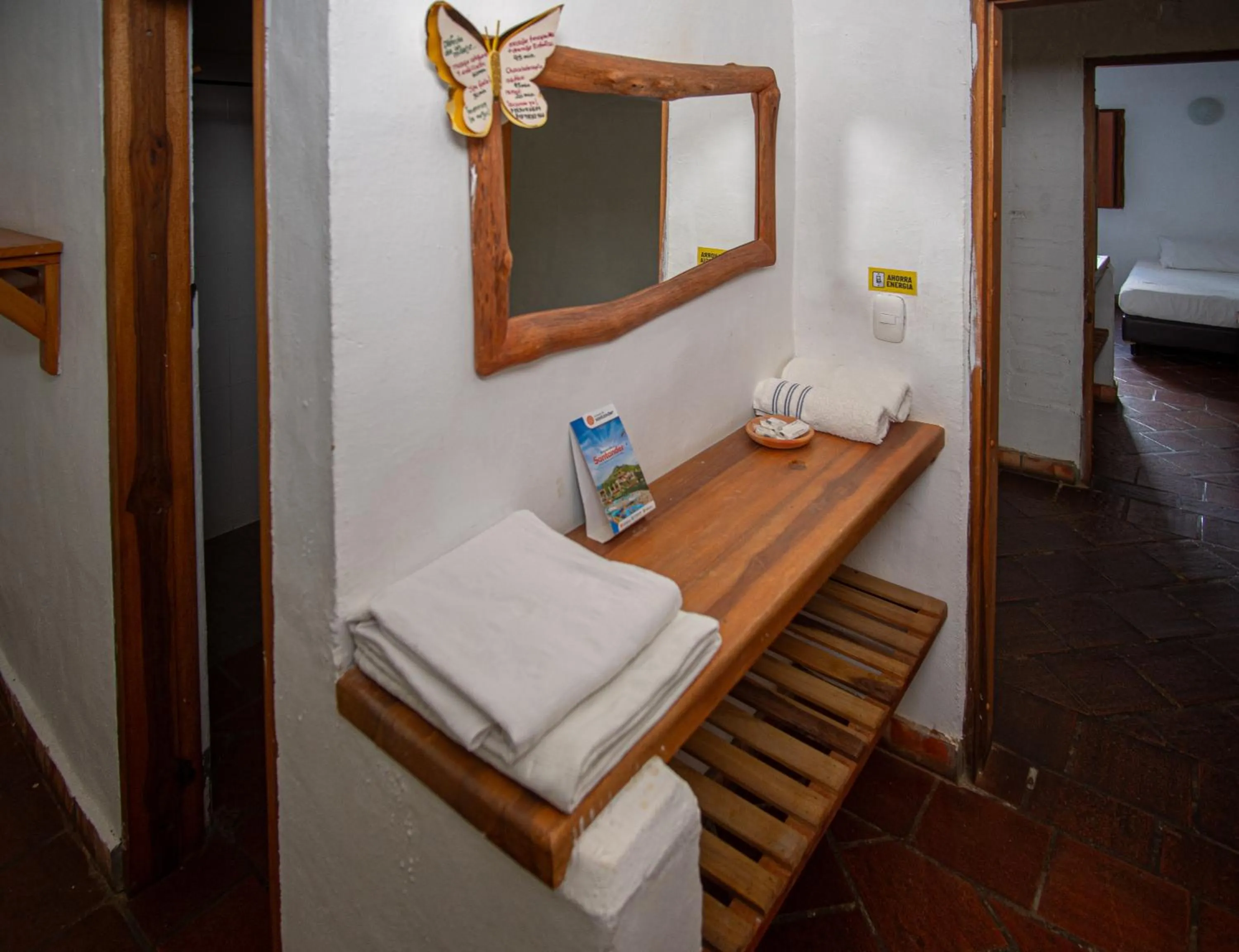 towels, Bed in Hotel Victoria Barichara