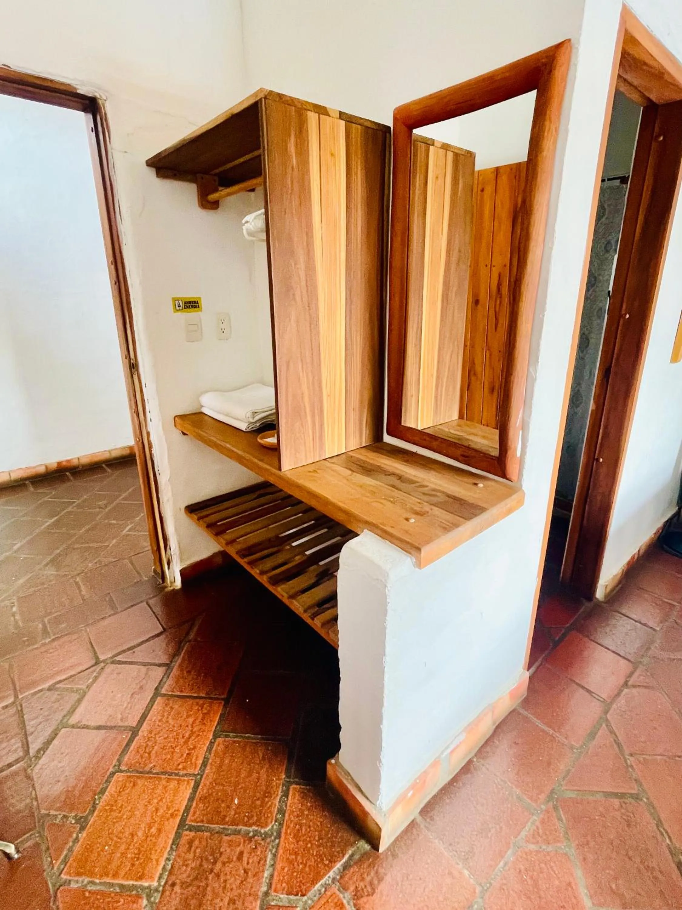 wardrobe in Hotel Victoria Barichara