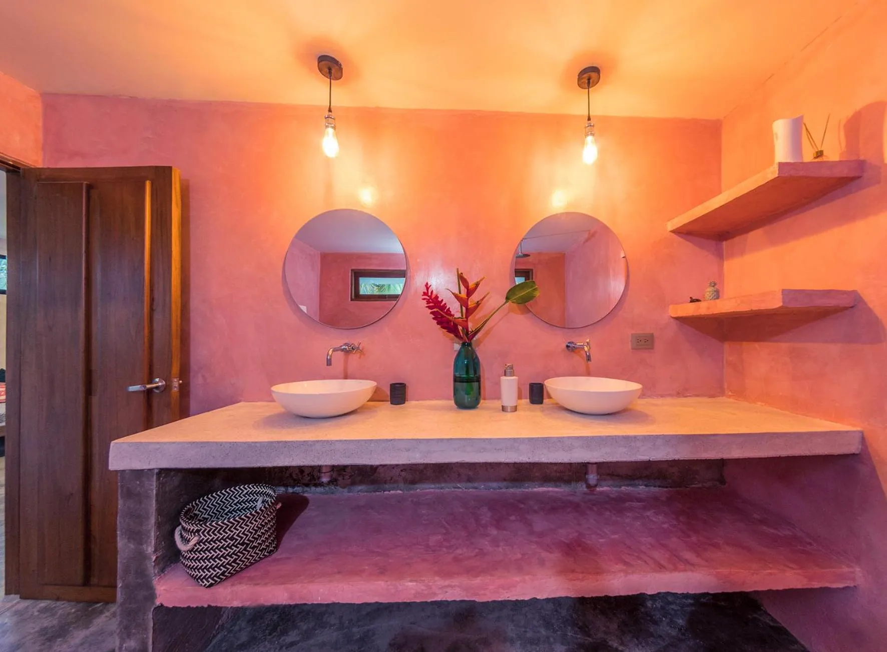 King Suite with Balcony in Casa Chapolin Boutique Guesthouse