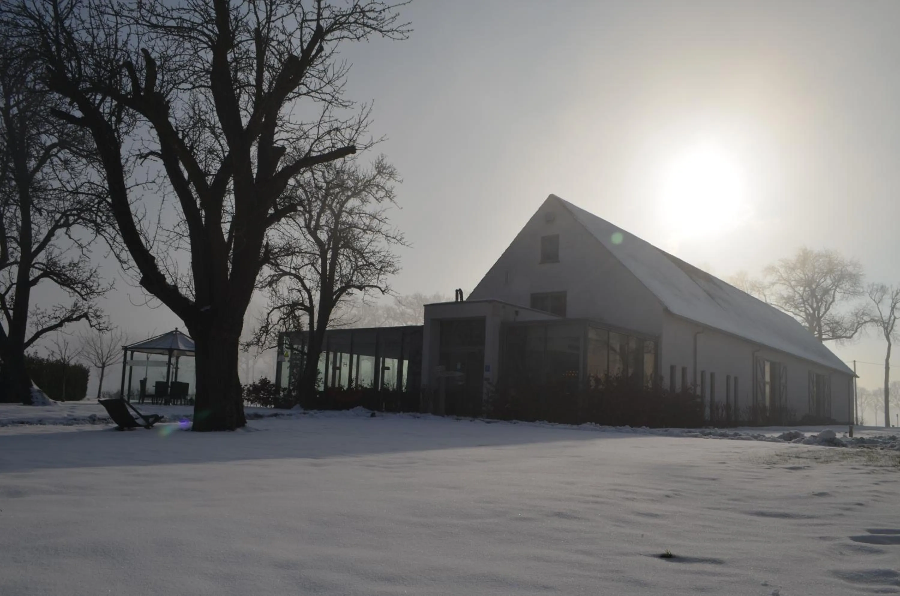 Facade/entrance in Cleythil Hotel