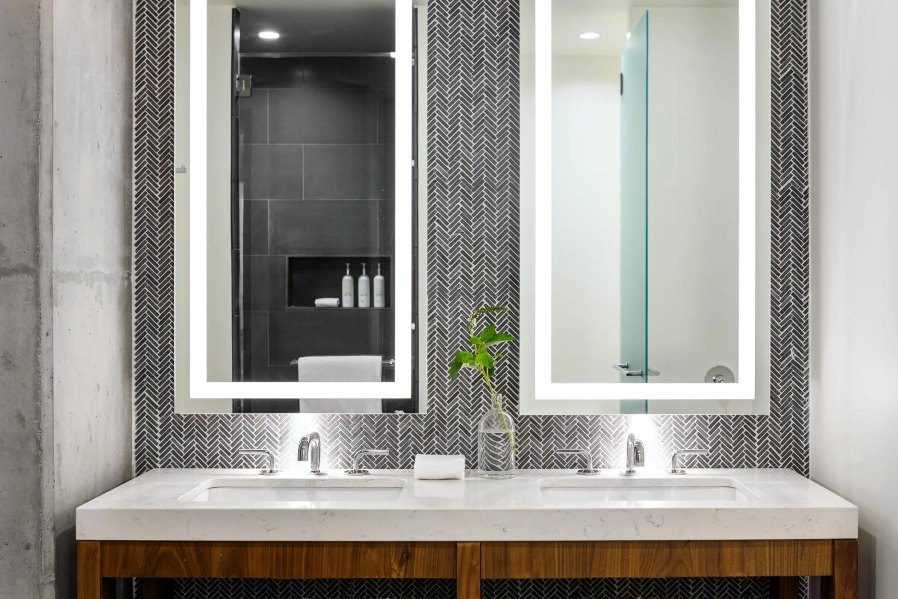 Bathroom in Limelight Hotel Denver