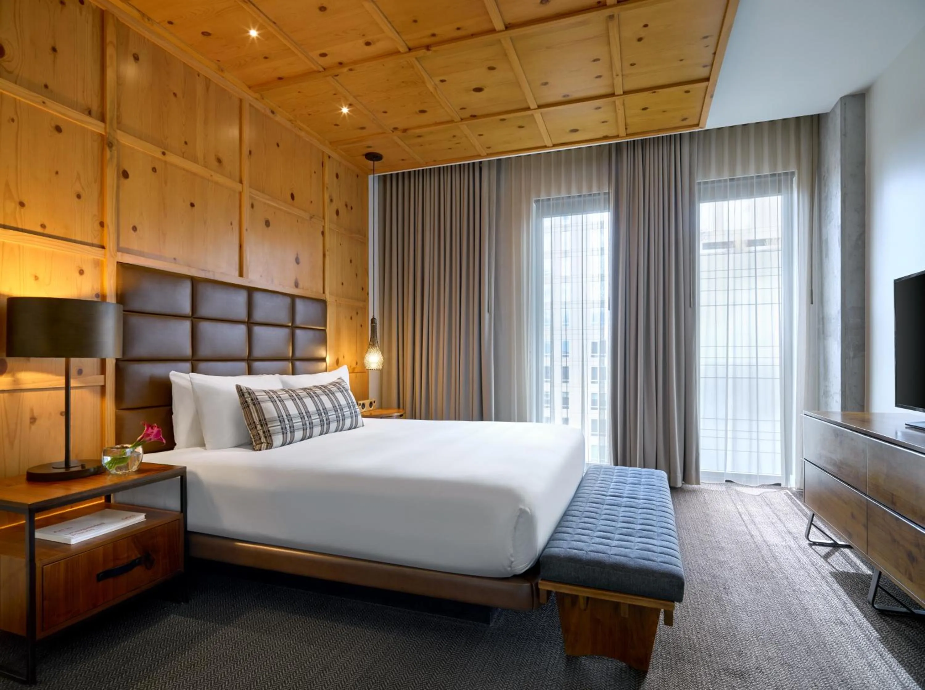 Bed in Limelight Hotel Denver