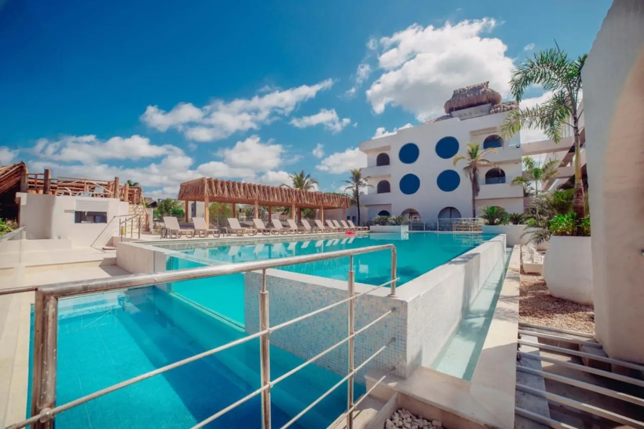 Pool view in Loa Tolú by Bernalo Hotels