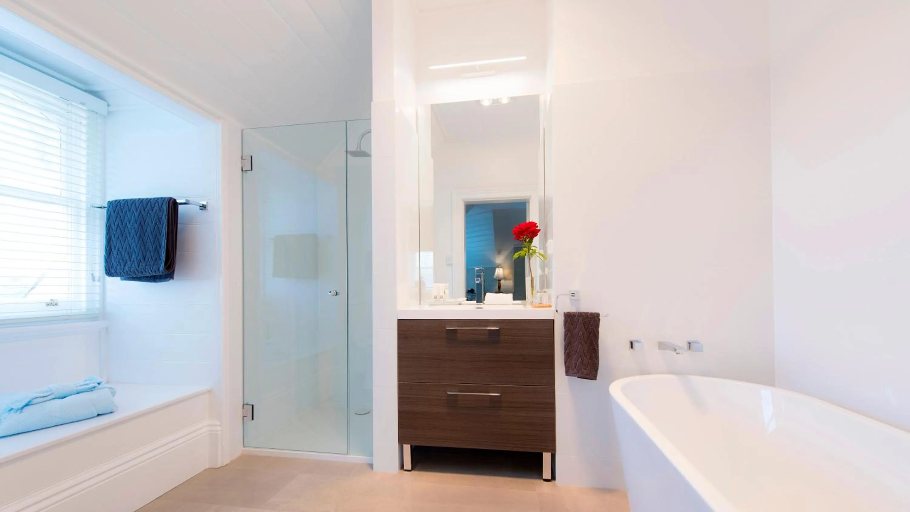 Bathroom in Arcoona Manor
