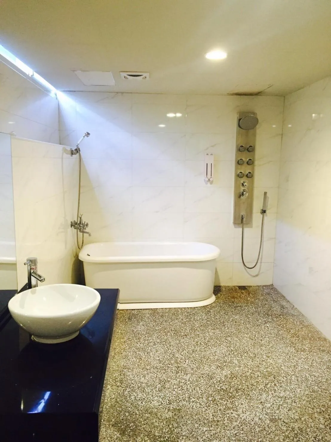 Bathroom in 慶城商旅Urbanone Hotel