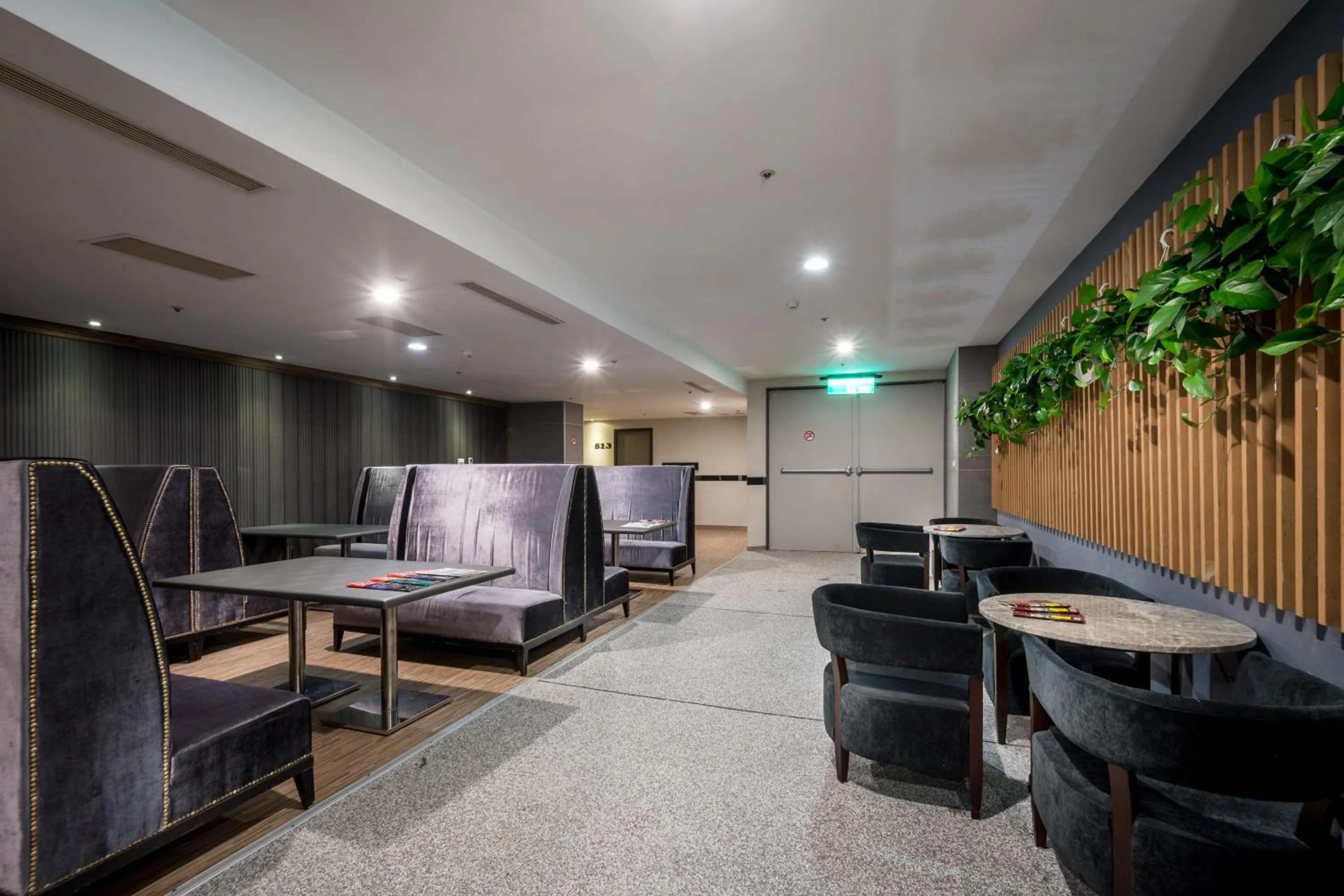 Library in 慶城商旅Urbanone Hotel