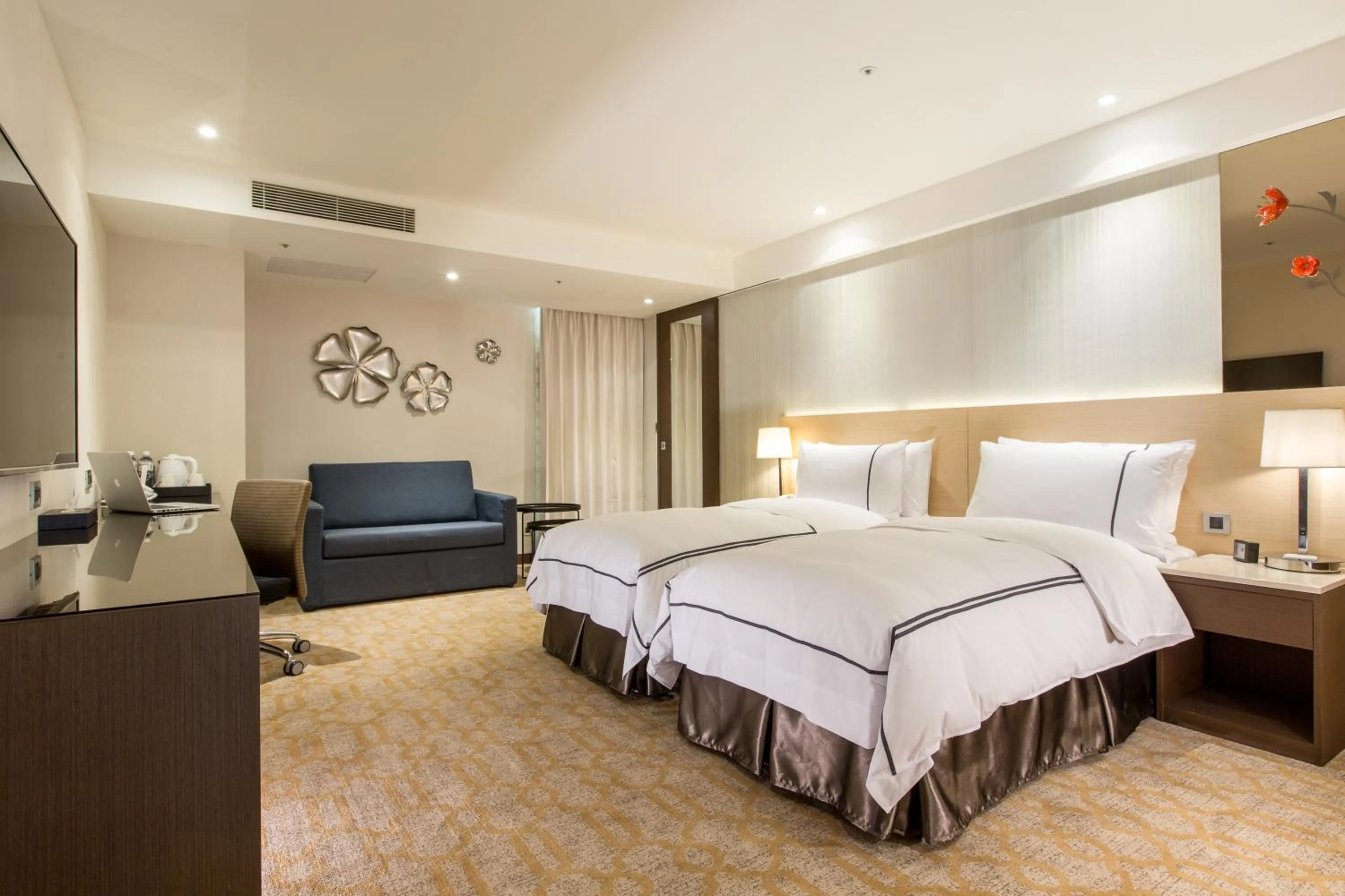 Bed in K Hotel Tianjin