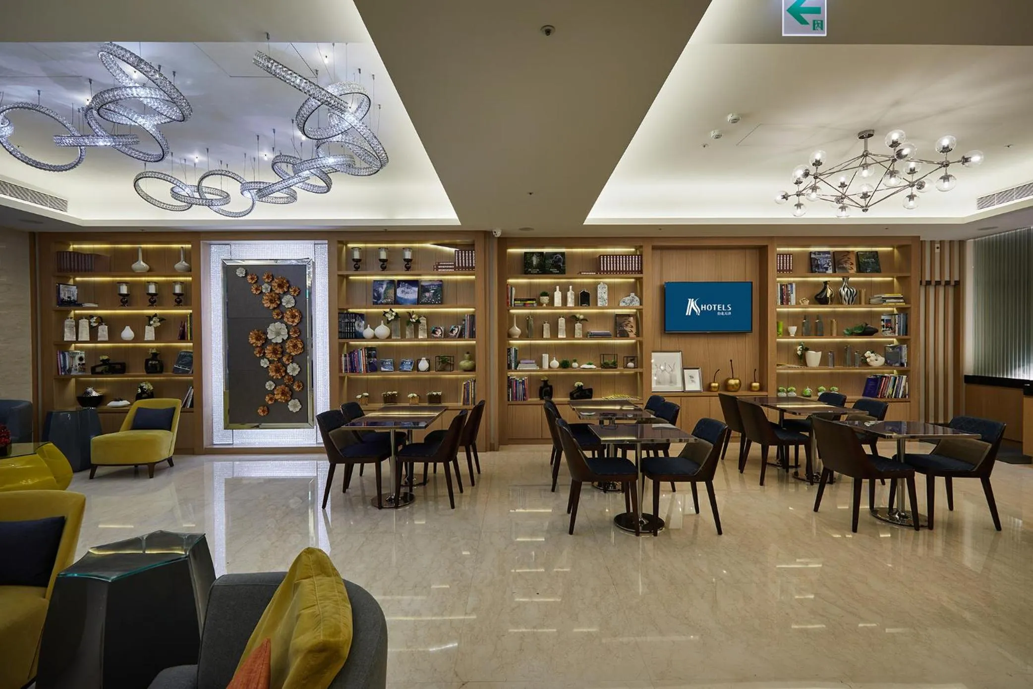 Communal lounge/ TV room in K Hotel Tianjin