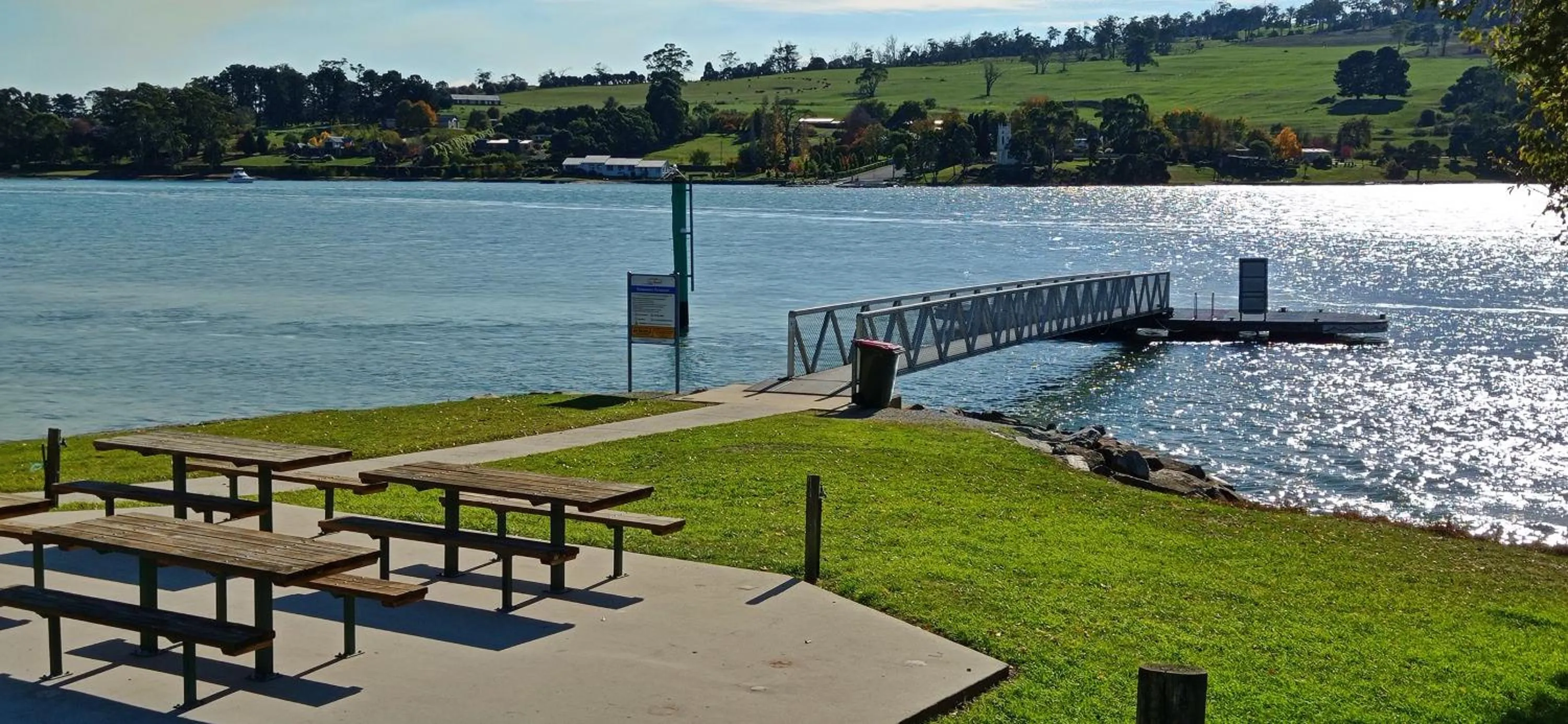 Rosevears Riverview Hotel