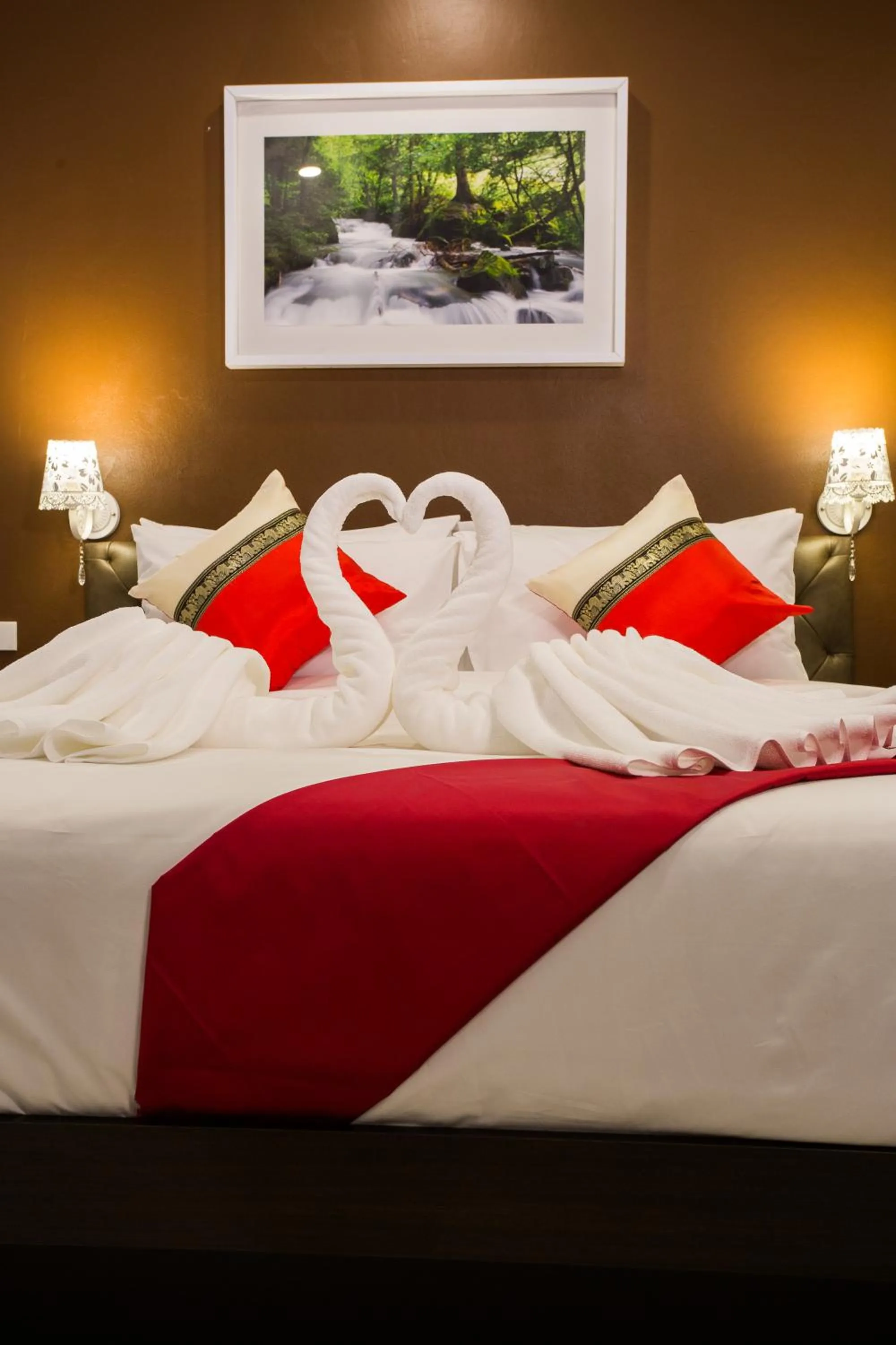 Decorative detail, Bed in Pongsakorn Boutique Resort