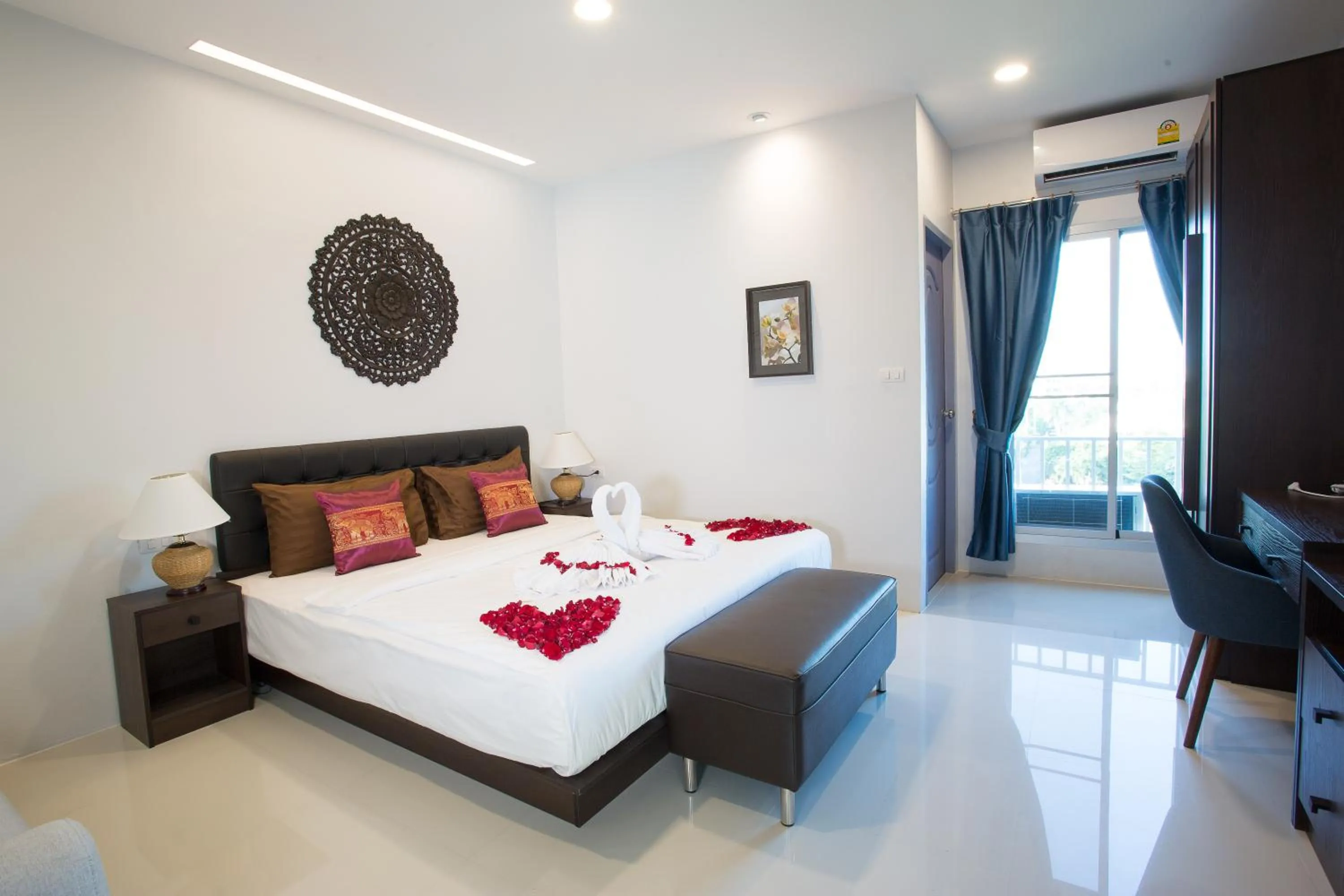 Photo of the whole room, Bed in Pongsakorn Boutique Resort