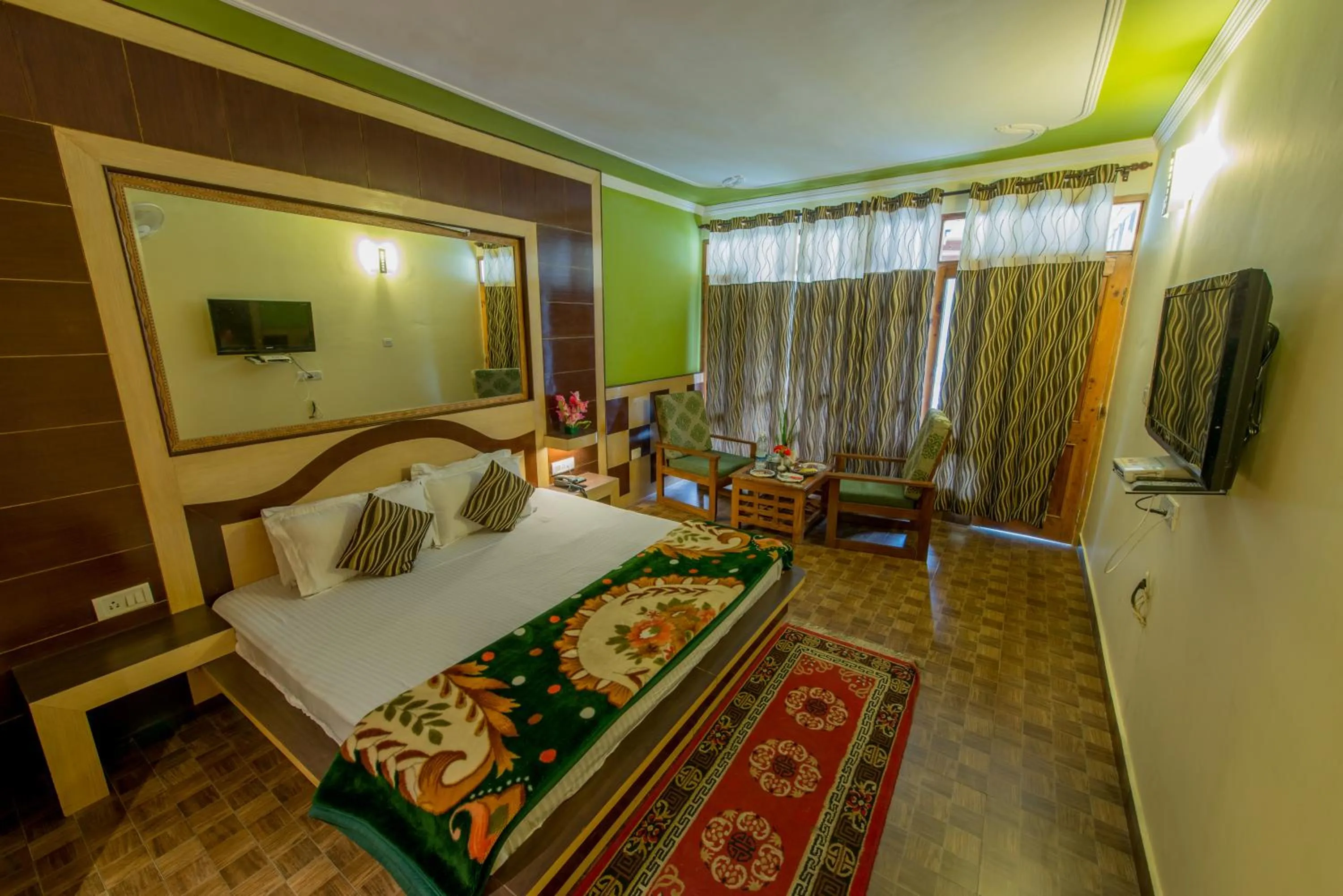 Bed in Hotel Glacier Resort