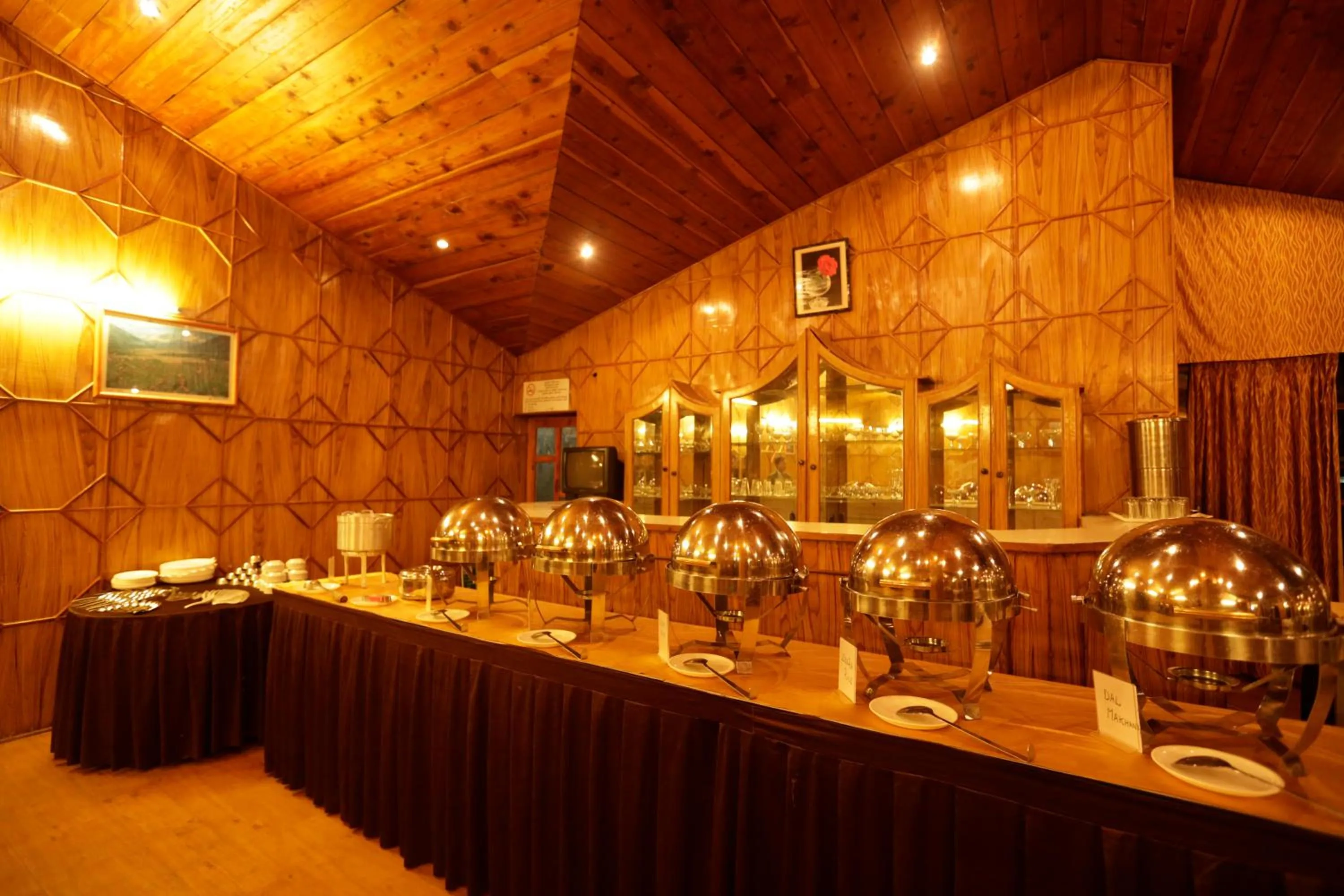 Food and drinks in Hotel Glacier Resort