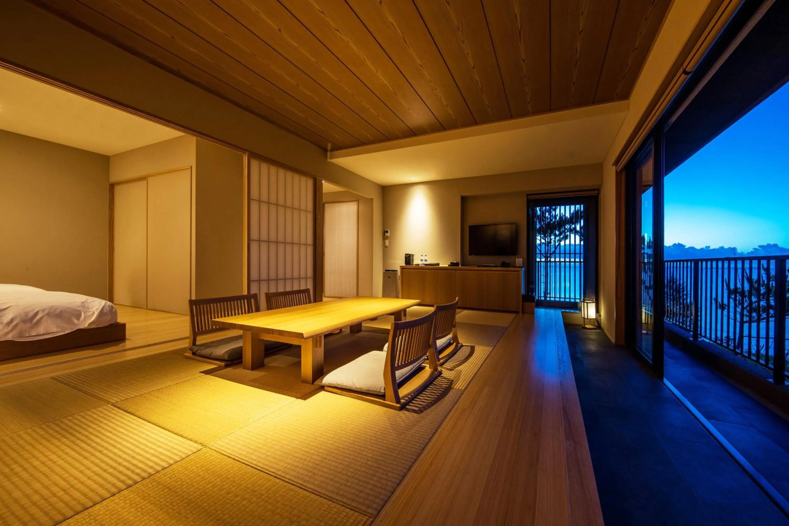 Photo of the whole room, Bed in Umino Ryotei Okinawa Nakamasou