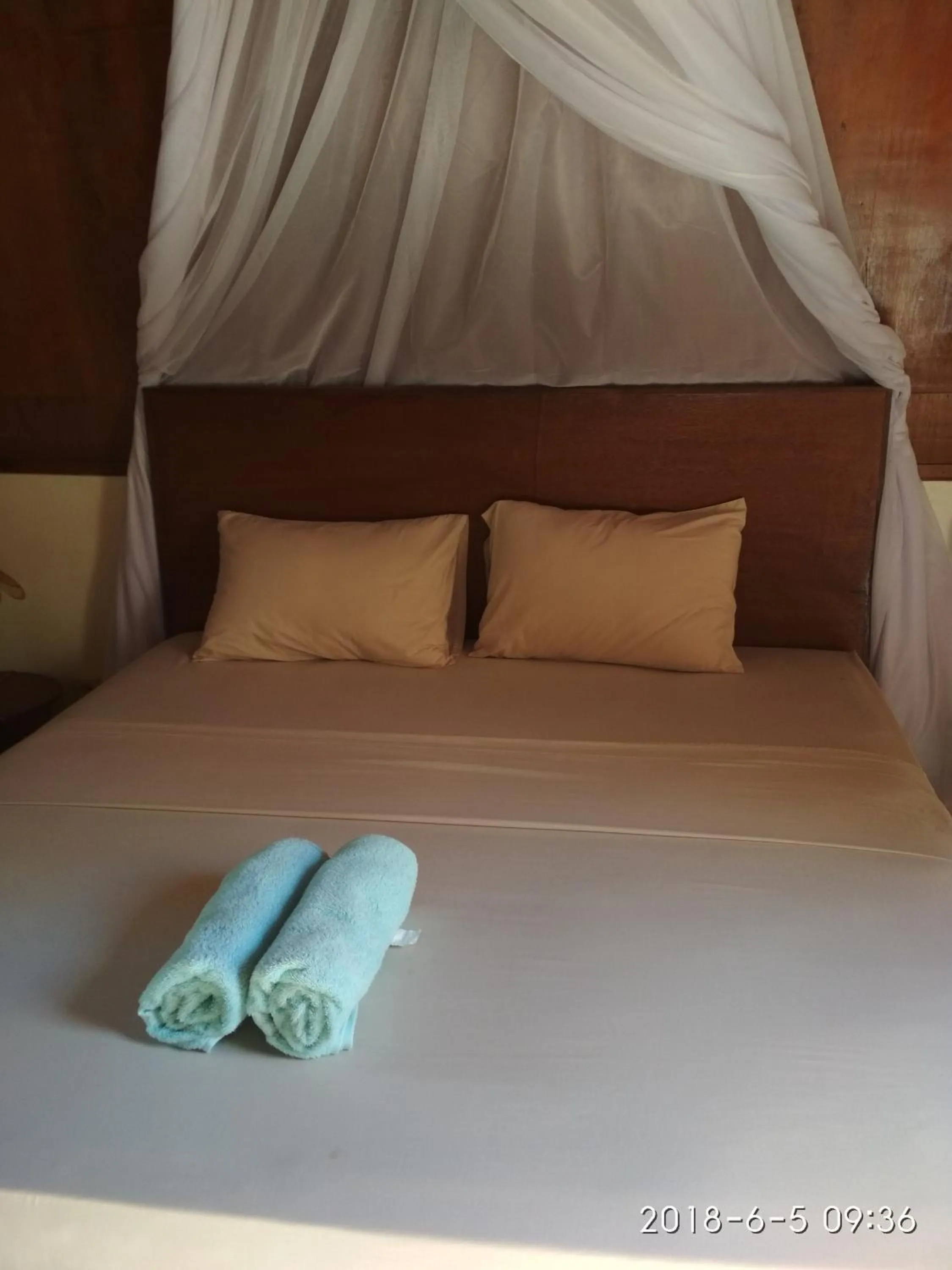 Breakfast, Bed in Cnunk Bungalow