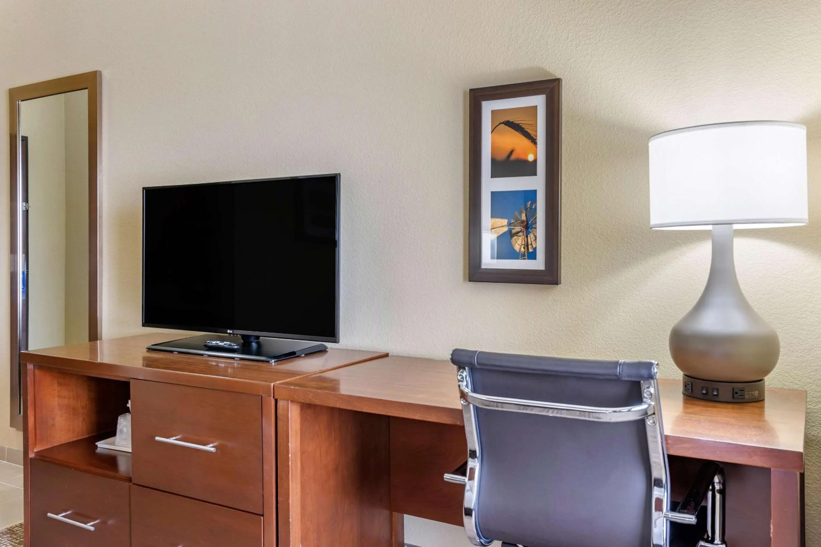 Bedroom in Comfort Inn & Suites Augusta