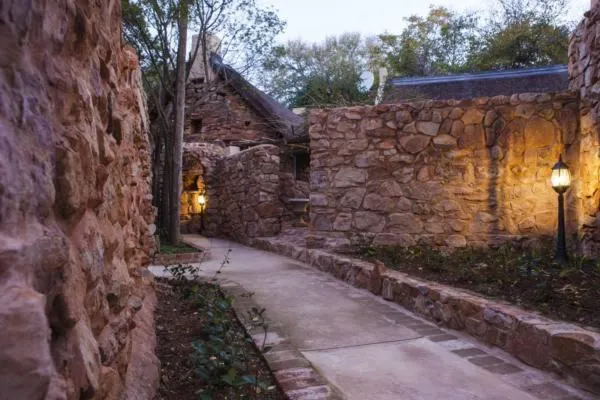 Property building in Pierneef's Kraal