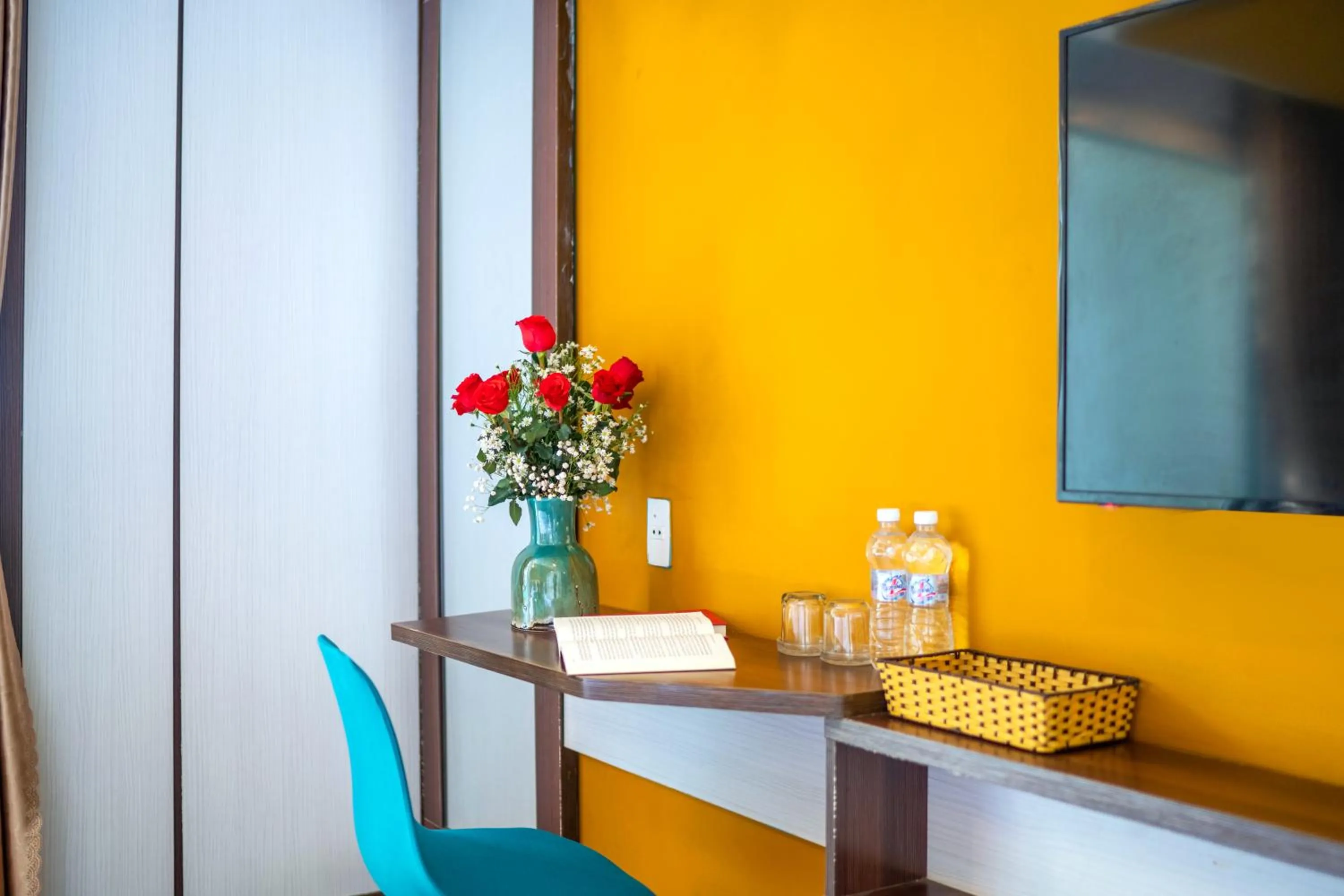 Seating area in Rich Hotel