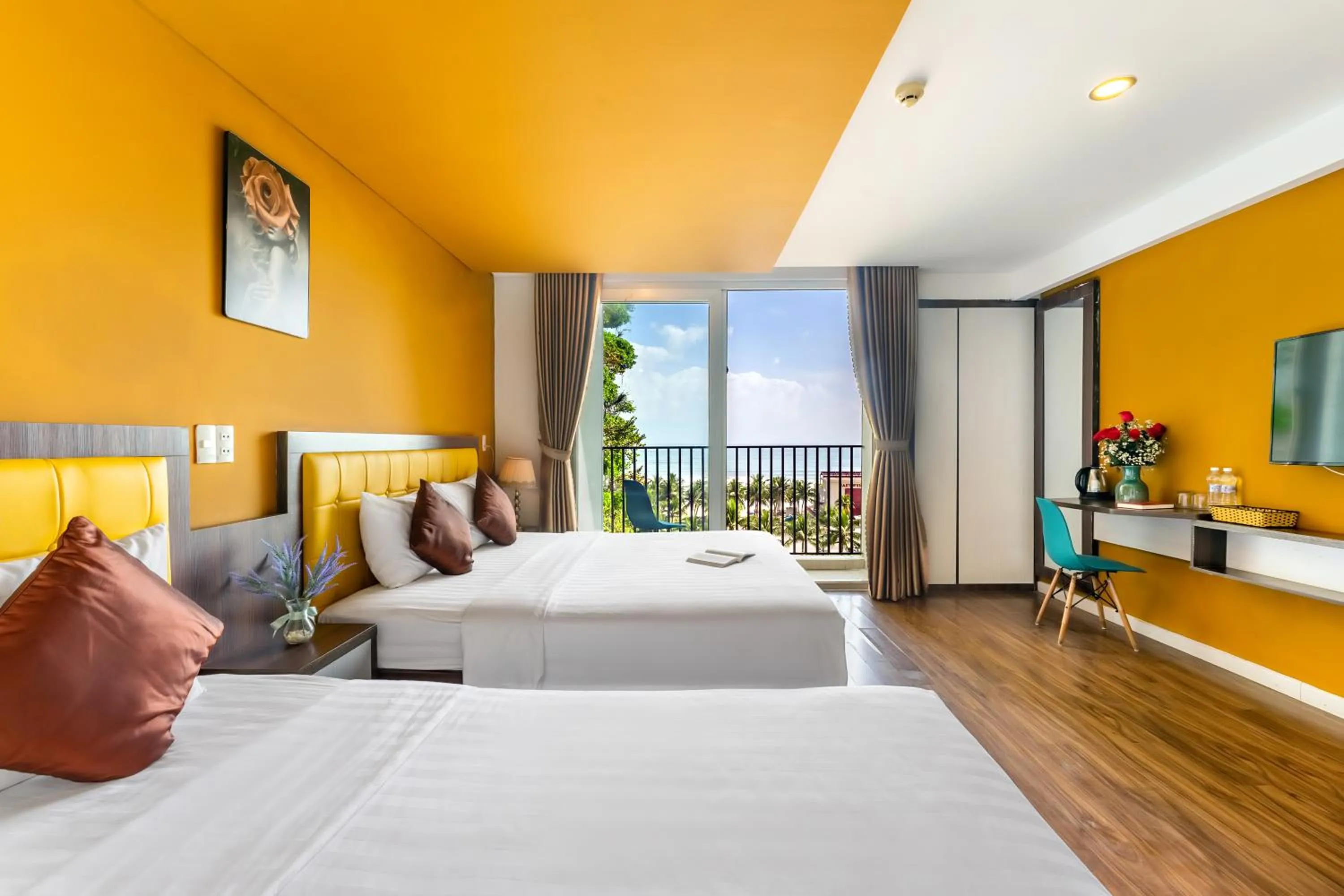 Bedroom, Bed in Rich Hotel