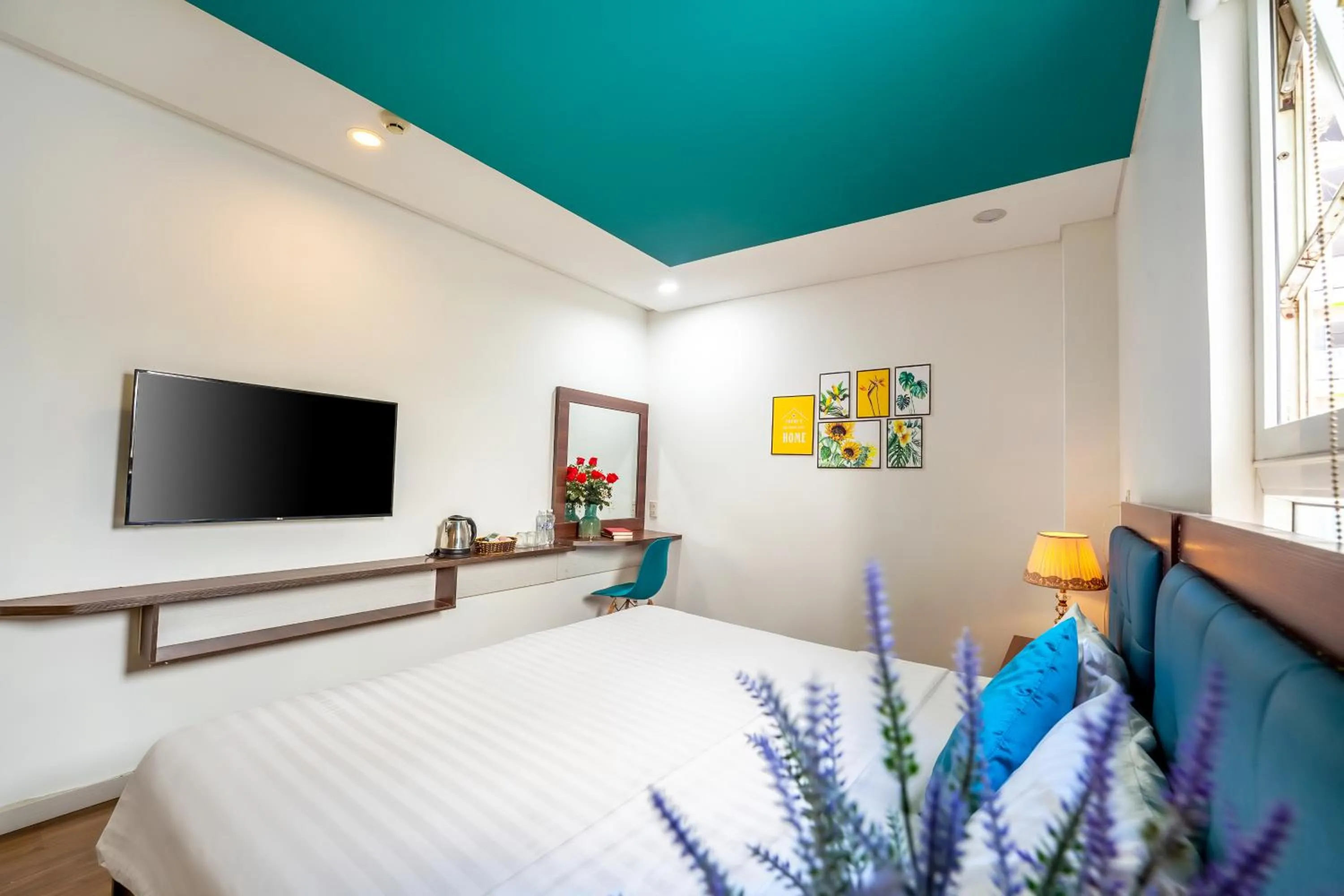 Photo of the whole room, Bed in Rich Hotel