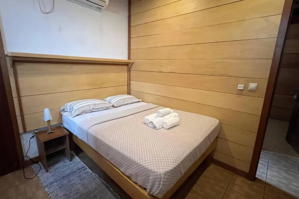 Bed in Albergaria Porcelana