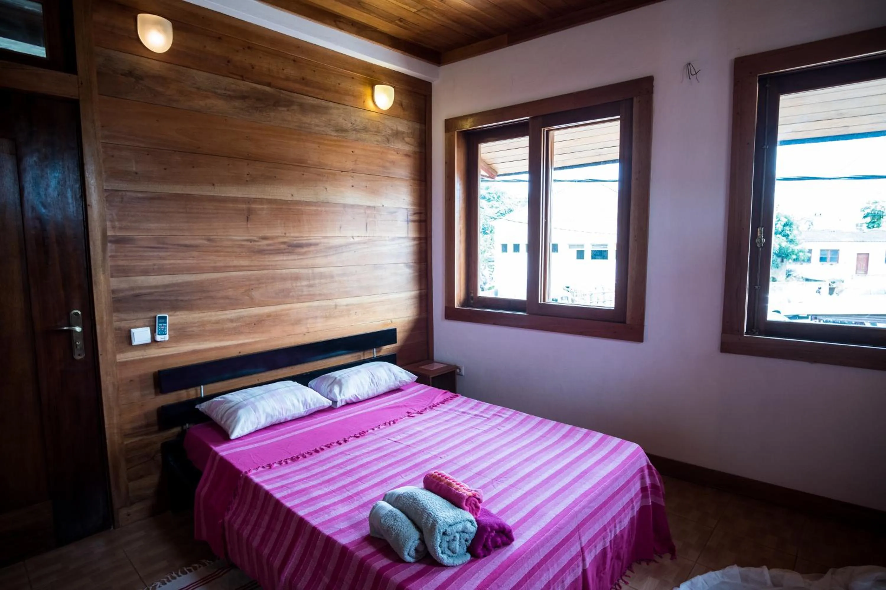 Bed in Albergaria Porcelana