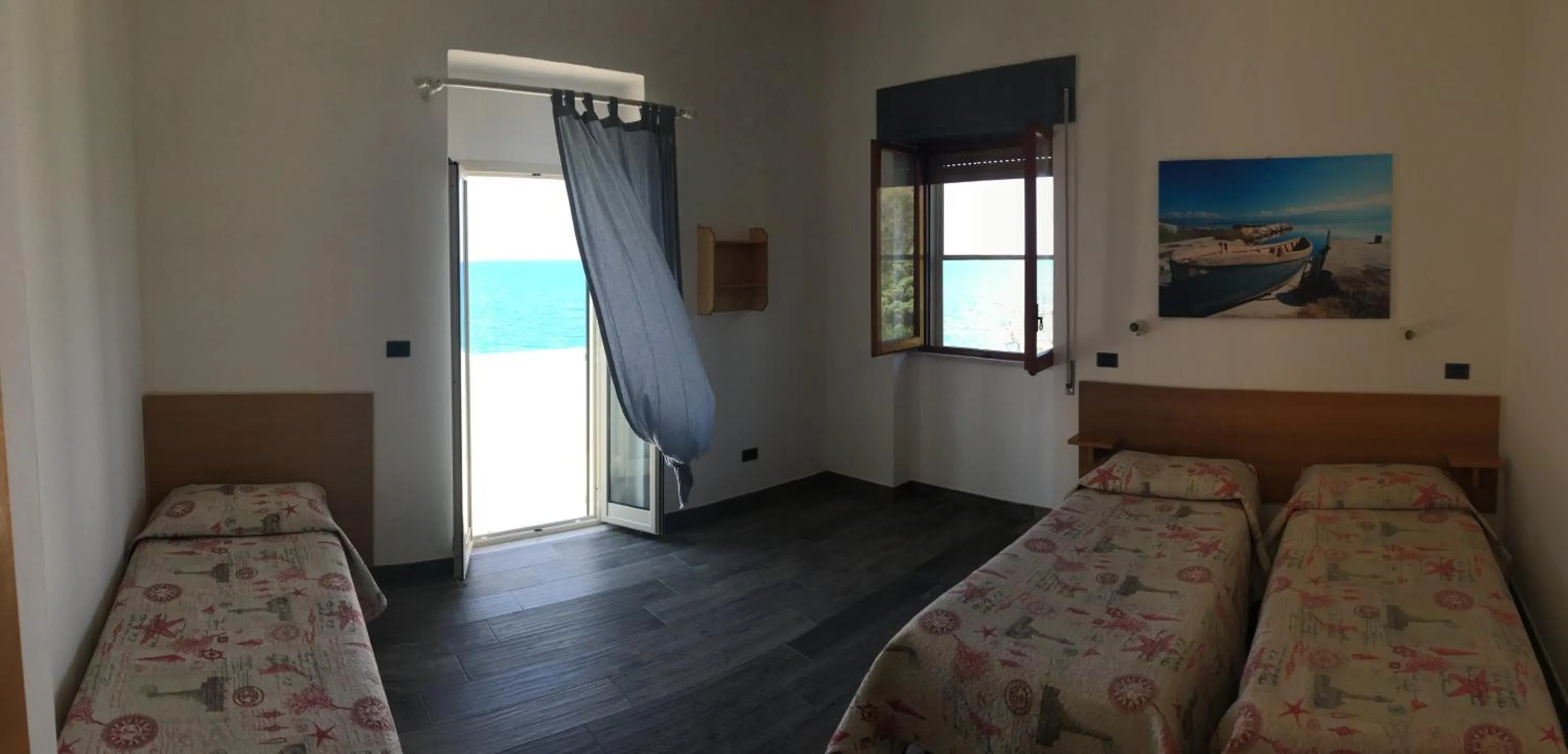 Photo of the whole room, Bed in Residence M3