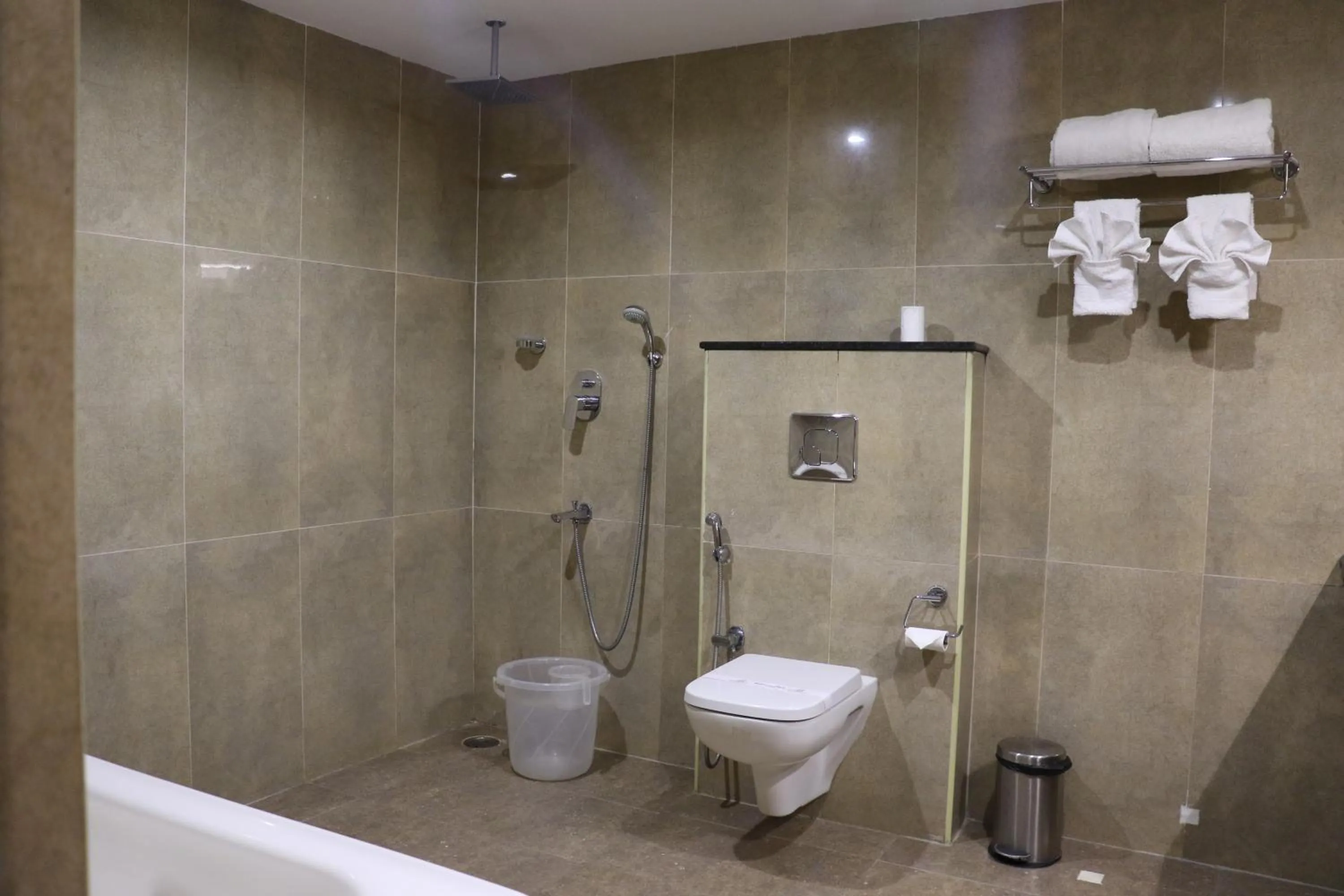 Toilet in DsrMadhanamInn