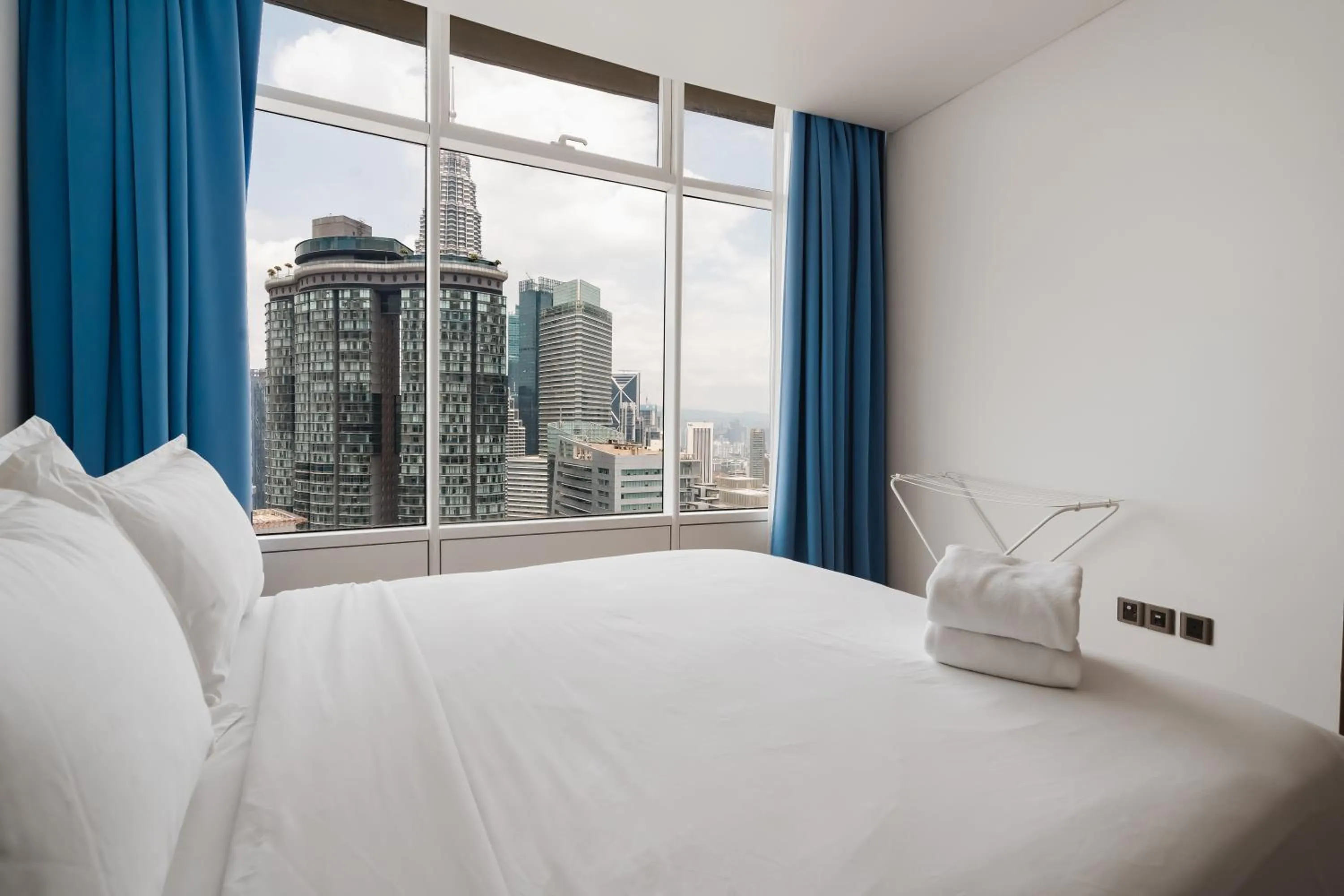 Bedroom, Bed in Vortex KLCC Apartments