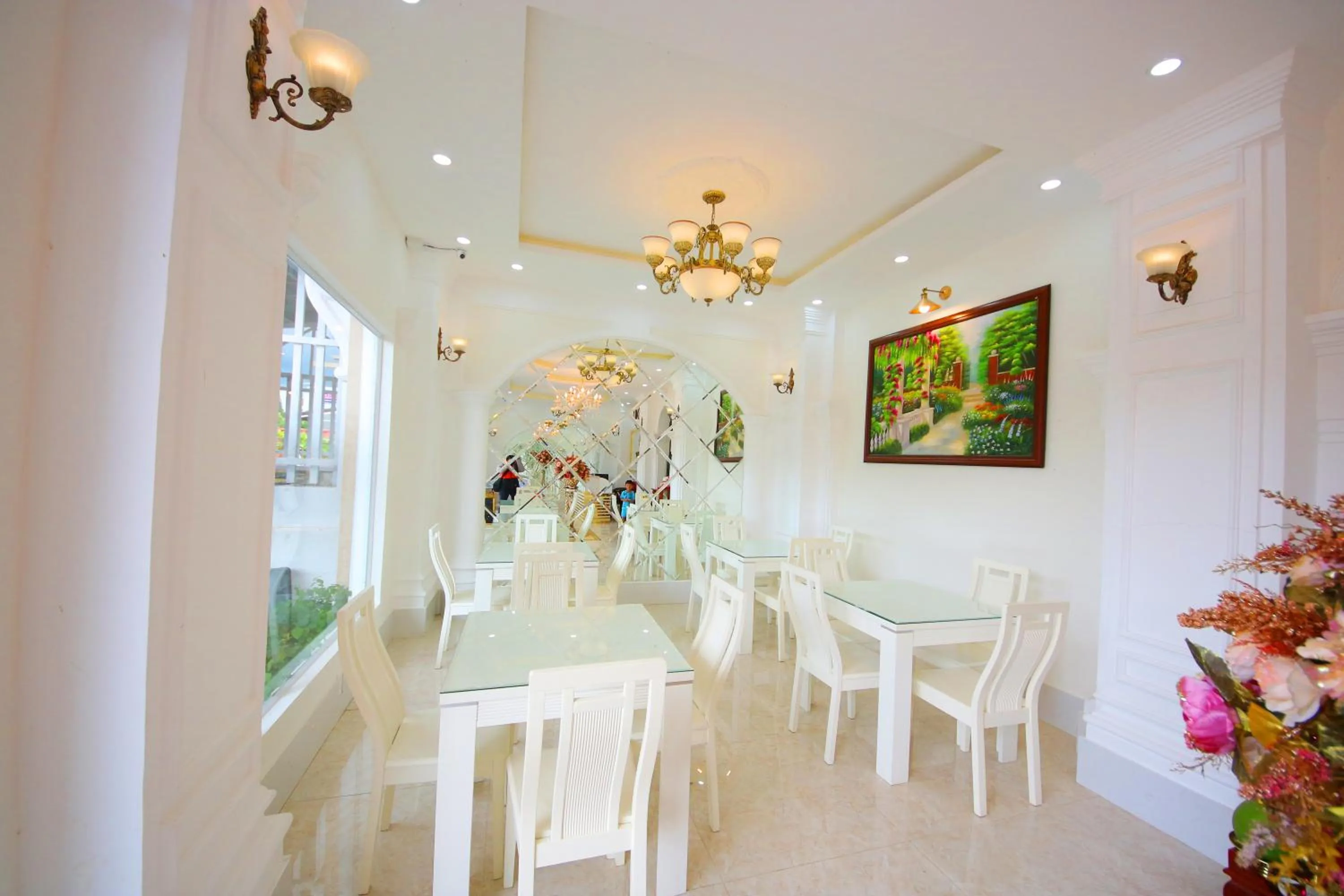 Restaurant/places to eat in Phuong Vy Luxury Hotel