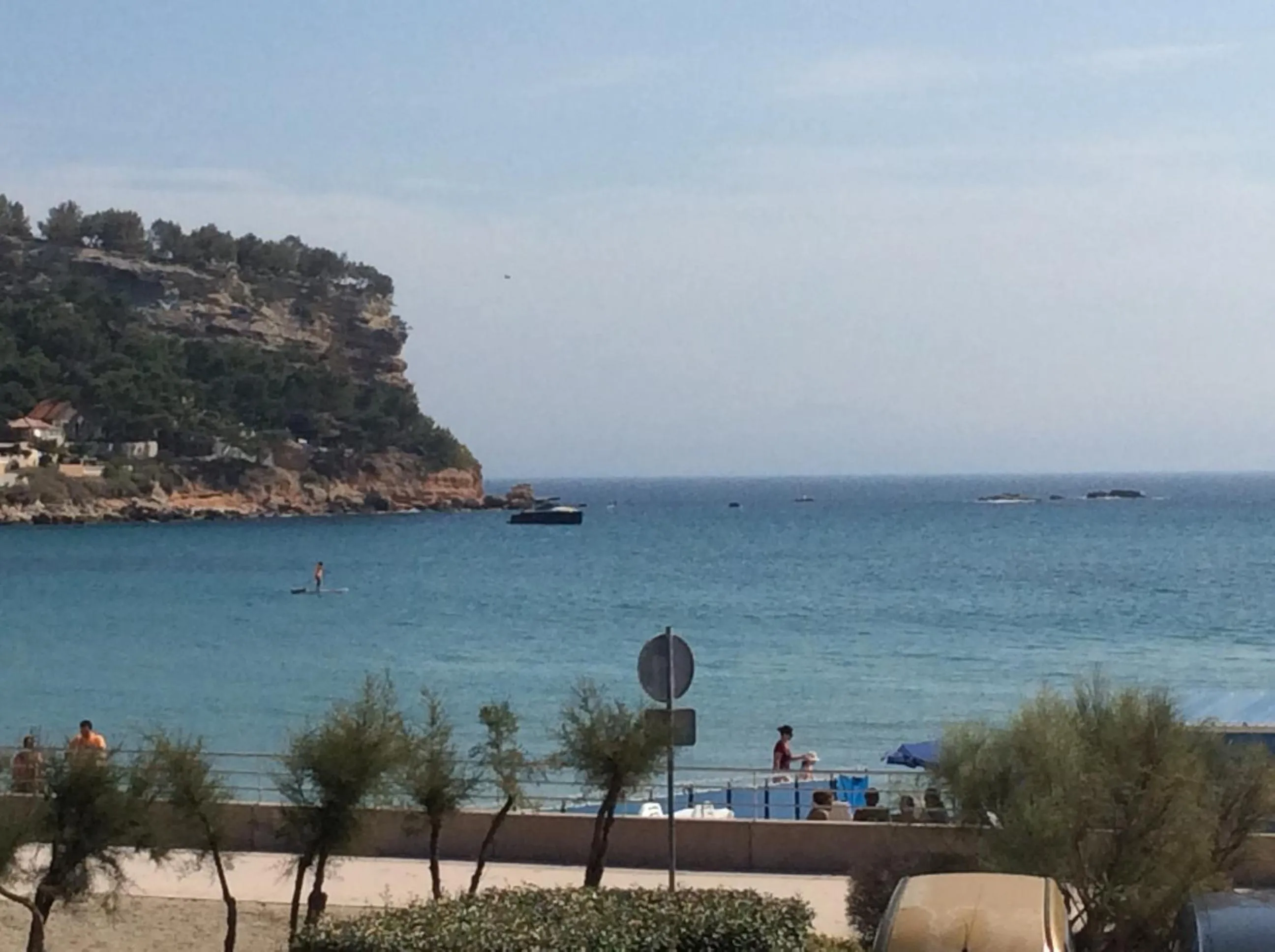 Front de mer les pieds dans l'eau