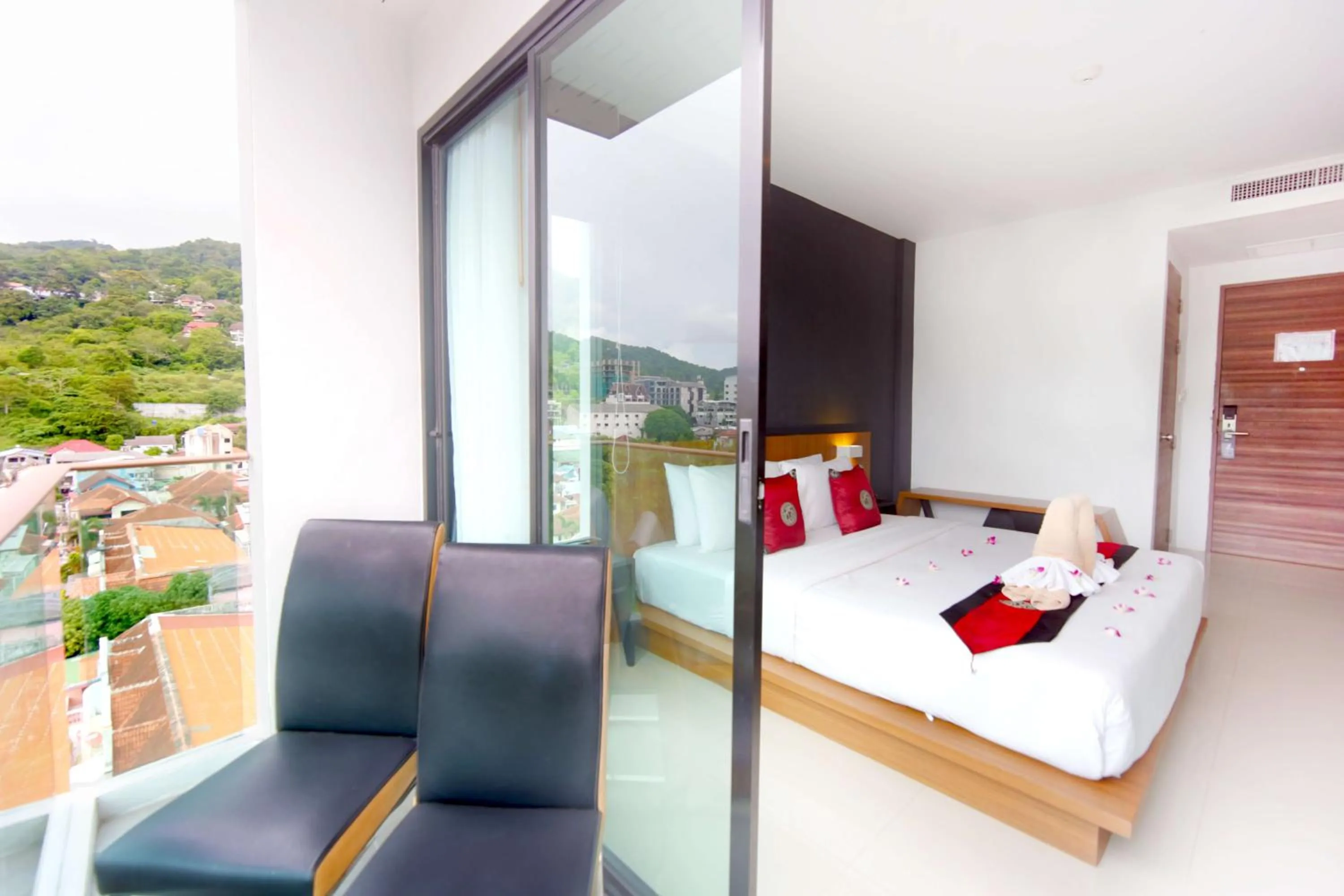 Living room, Bed in Phoenix Grand Patong