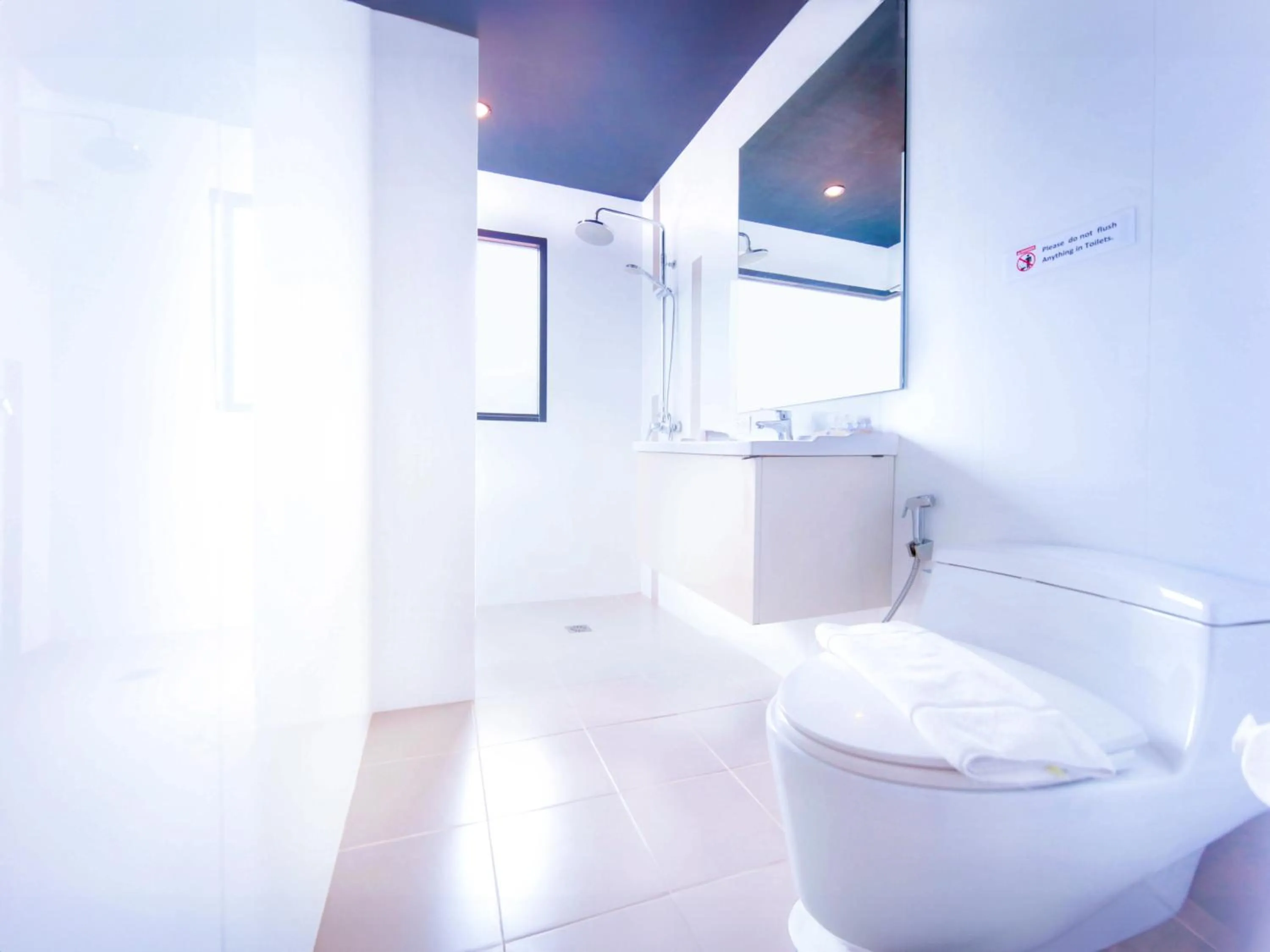 Shower in Phoenix Grand Patong