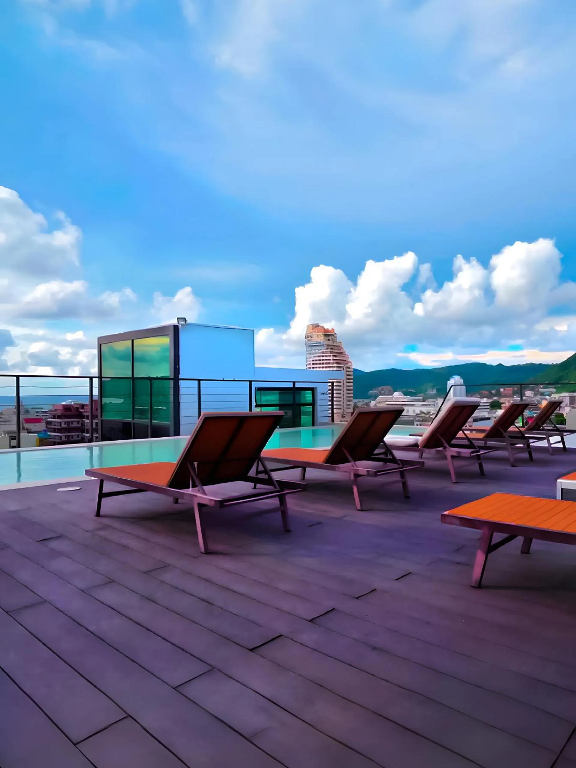 Swimming pool in Phoenix Grand Patong