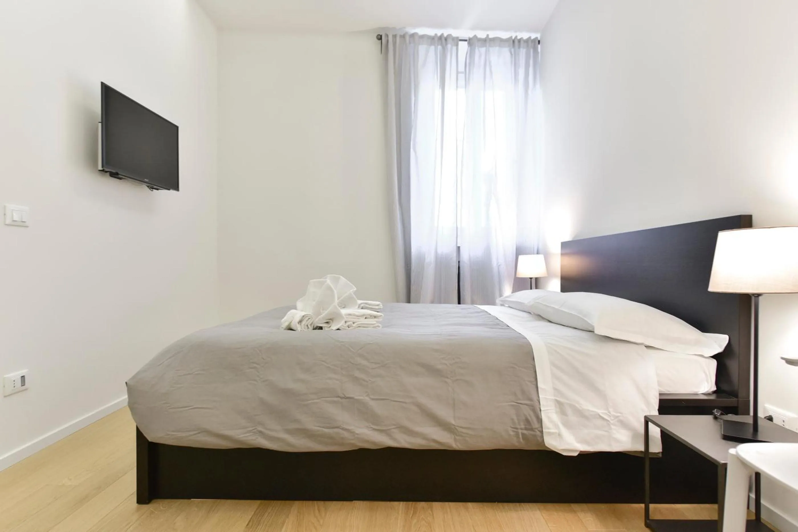 Bed in Campo de' Fiori Brand New Apartment