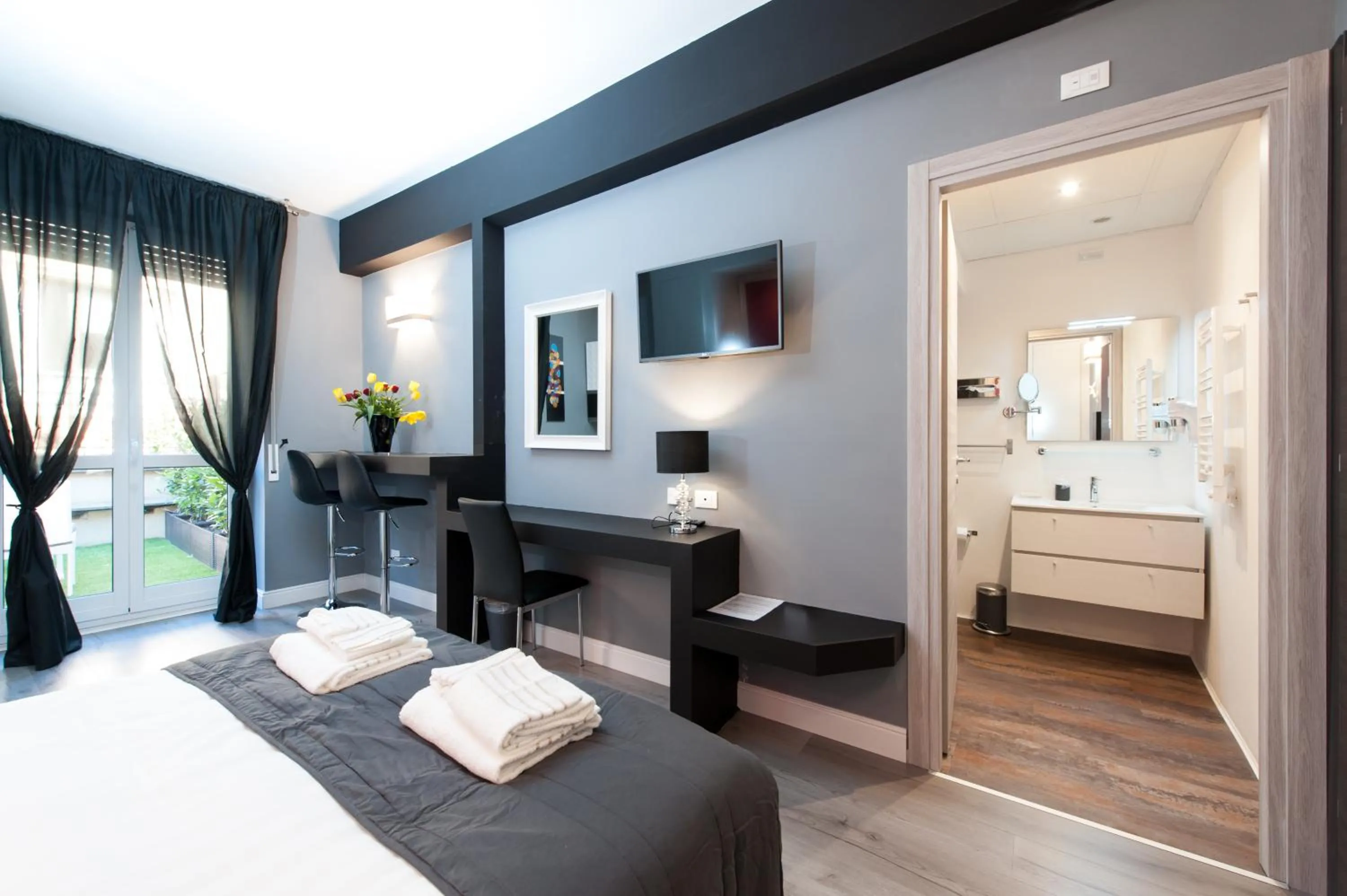 Photo of the whole room, Bed in Brunelleschi Holidays Hostel