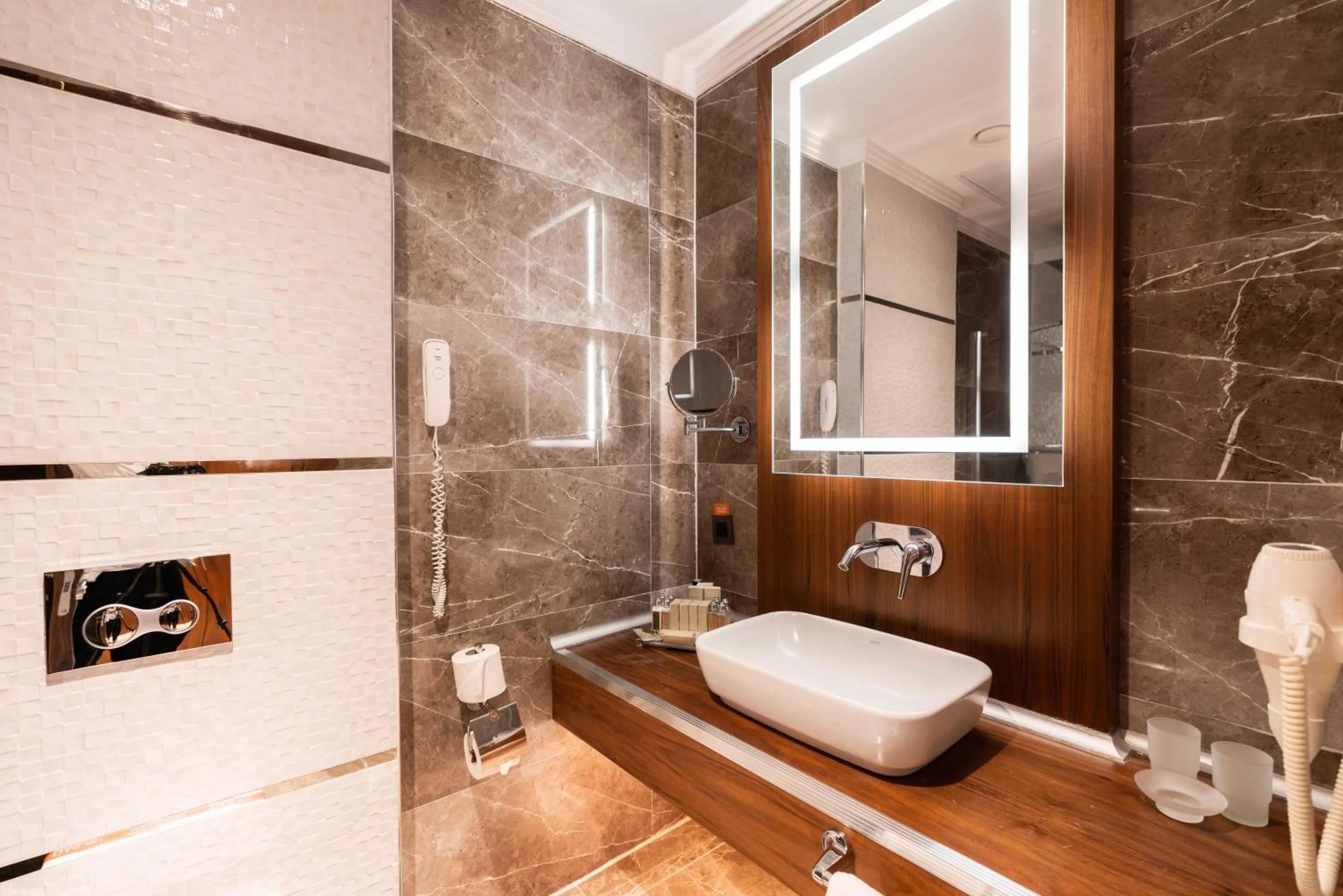 Bathroom in Das 3917