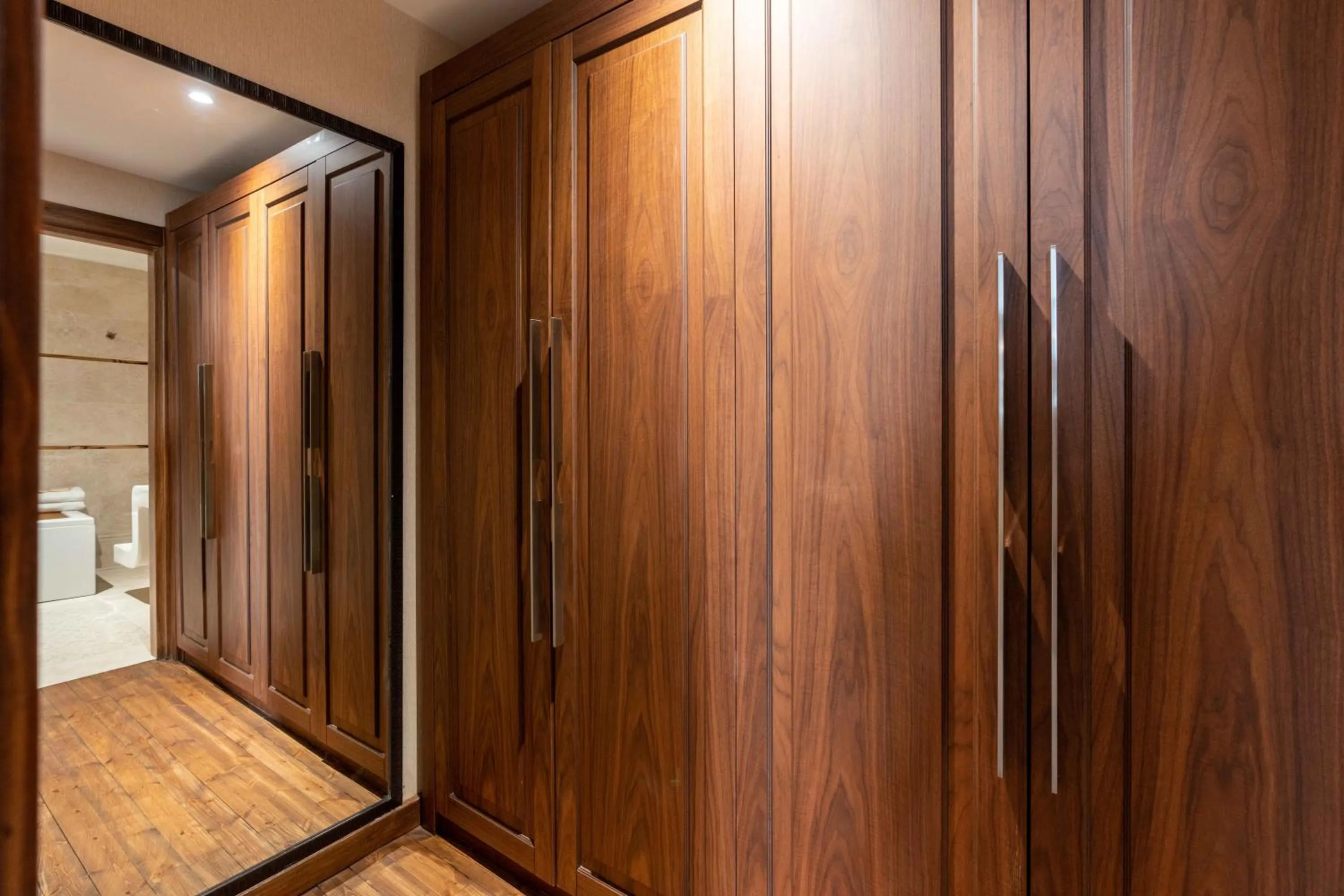 wardrobe in Das 3917