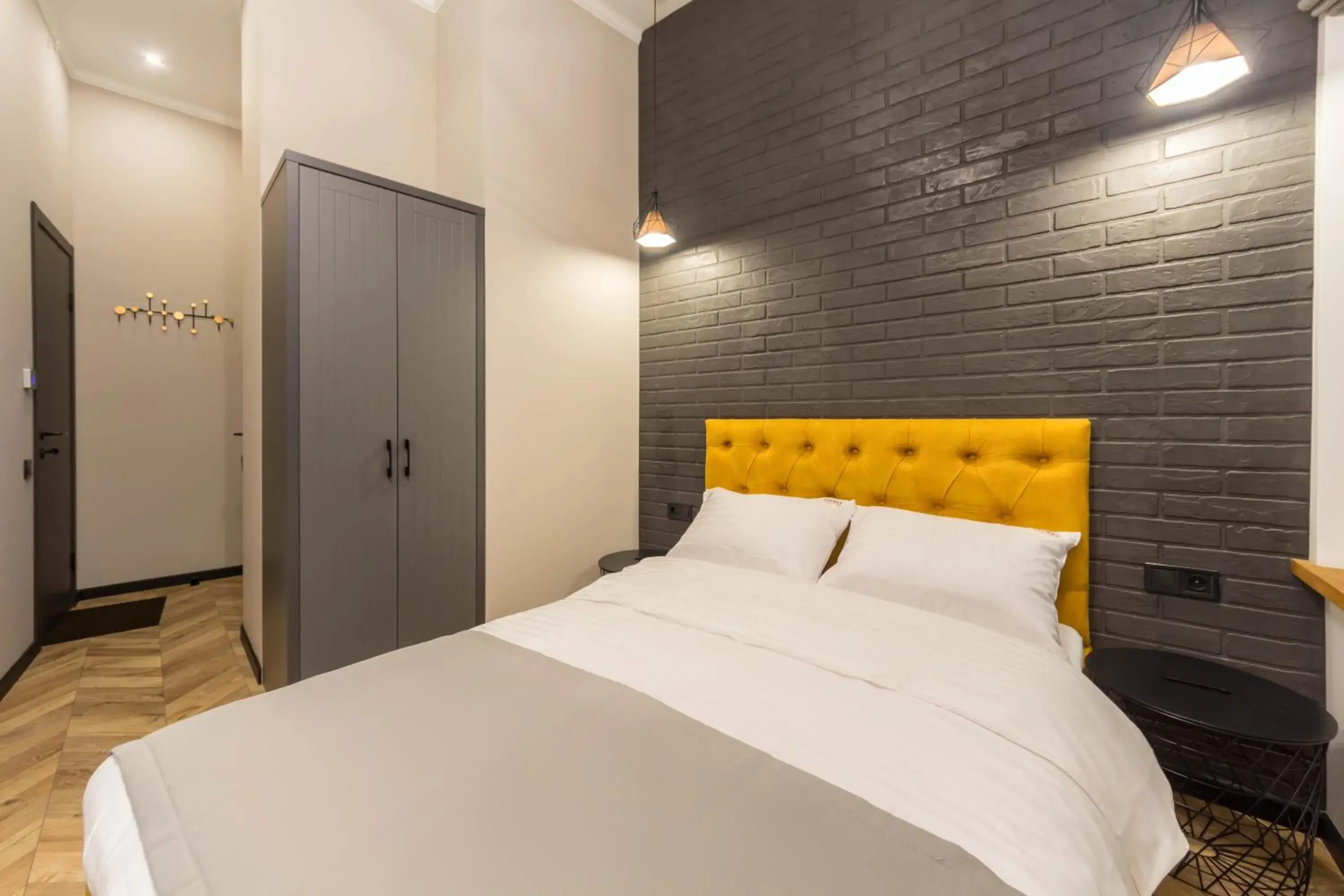 Studio with Balcony - Mykhailivska str. 24V in DayFlat Apartments on Mykhailivs'ka Studio with Balcony - Mykhailivska str. 24V in DayFlat Apartments on Mykhailivs'ka