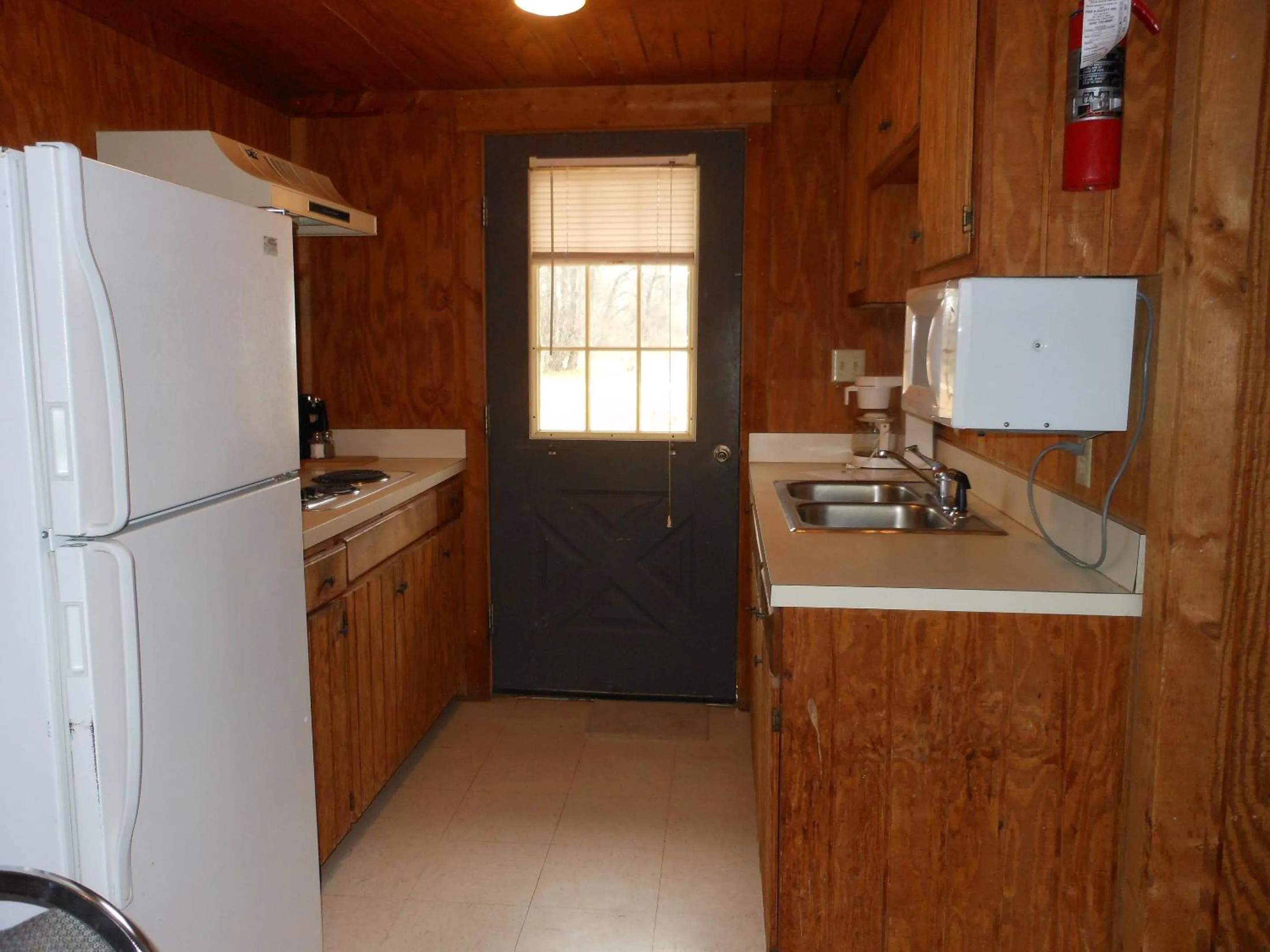 Kitchen or kitchenette in Bay Landing Camping Resort Cabin 1